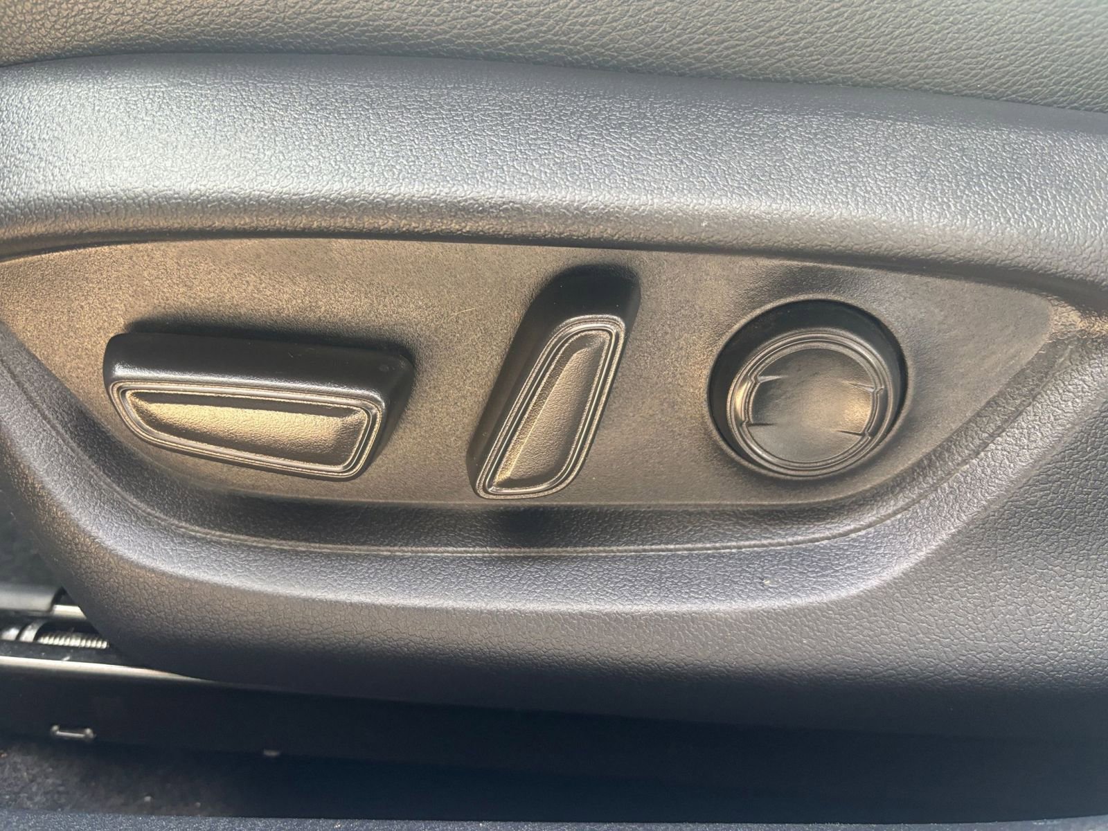 Thumbnail: 2025 Toyota Camry - 23