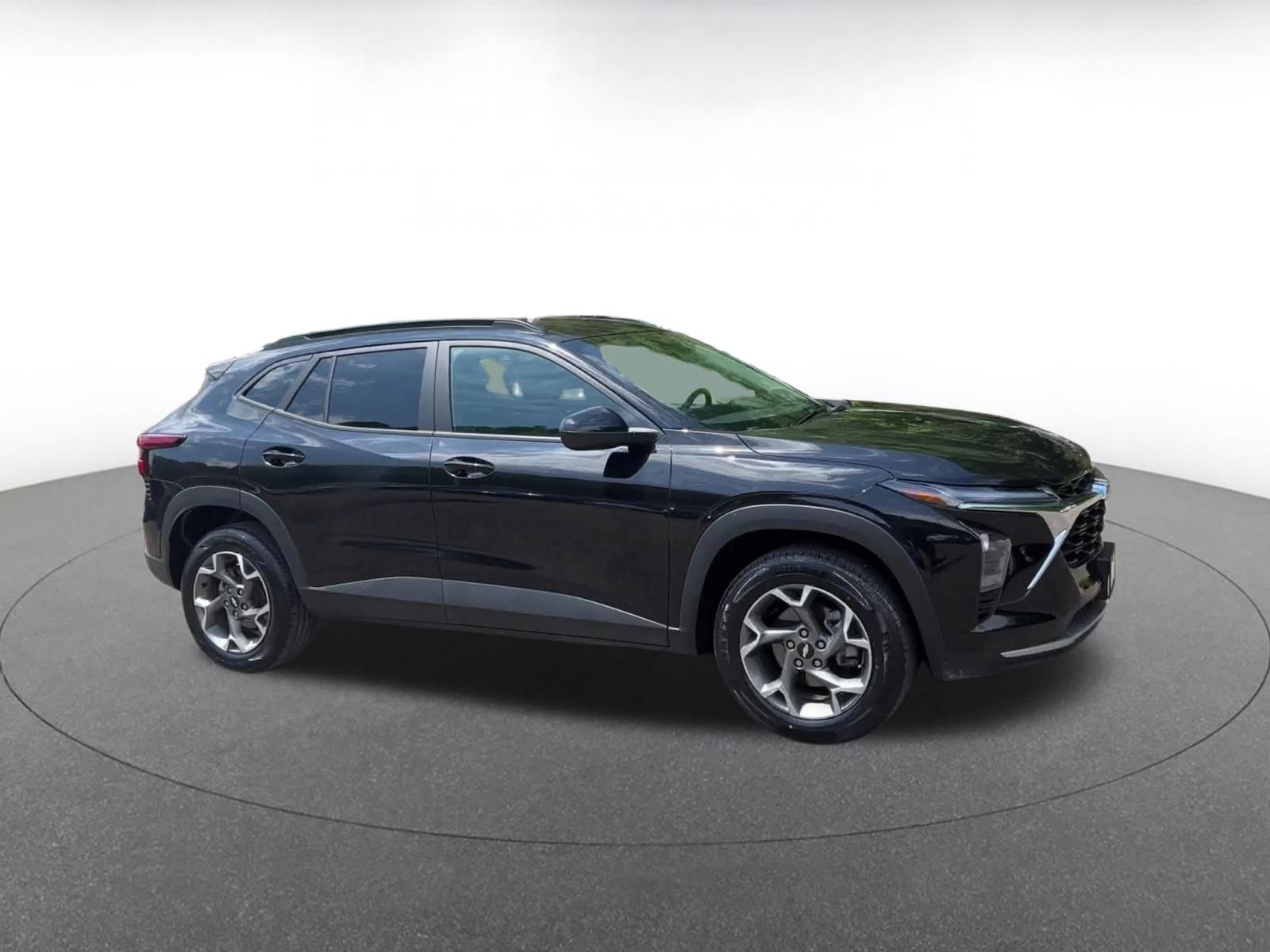 Thumbnail: 2025 Chevrolet Trax - 2