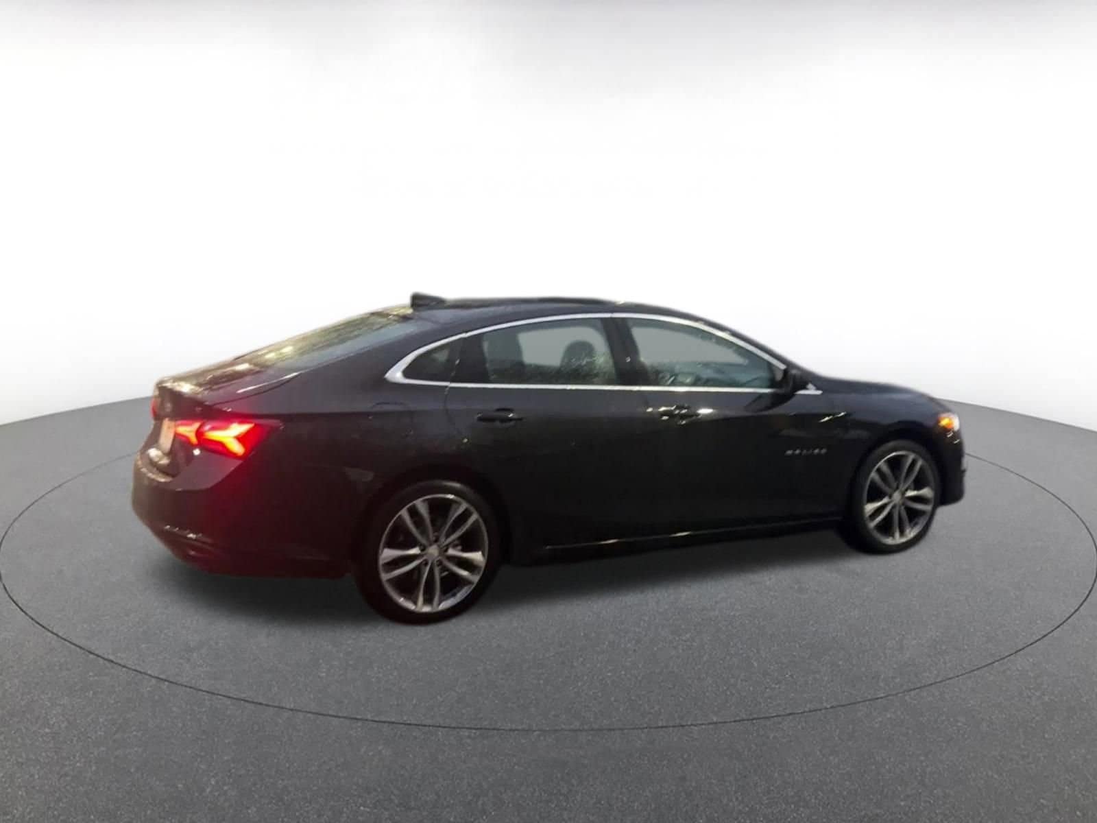 Thumbnail: 2024 Chevrolet Malibu - 15