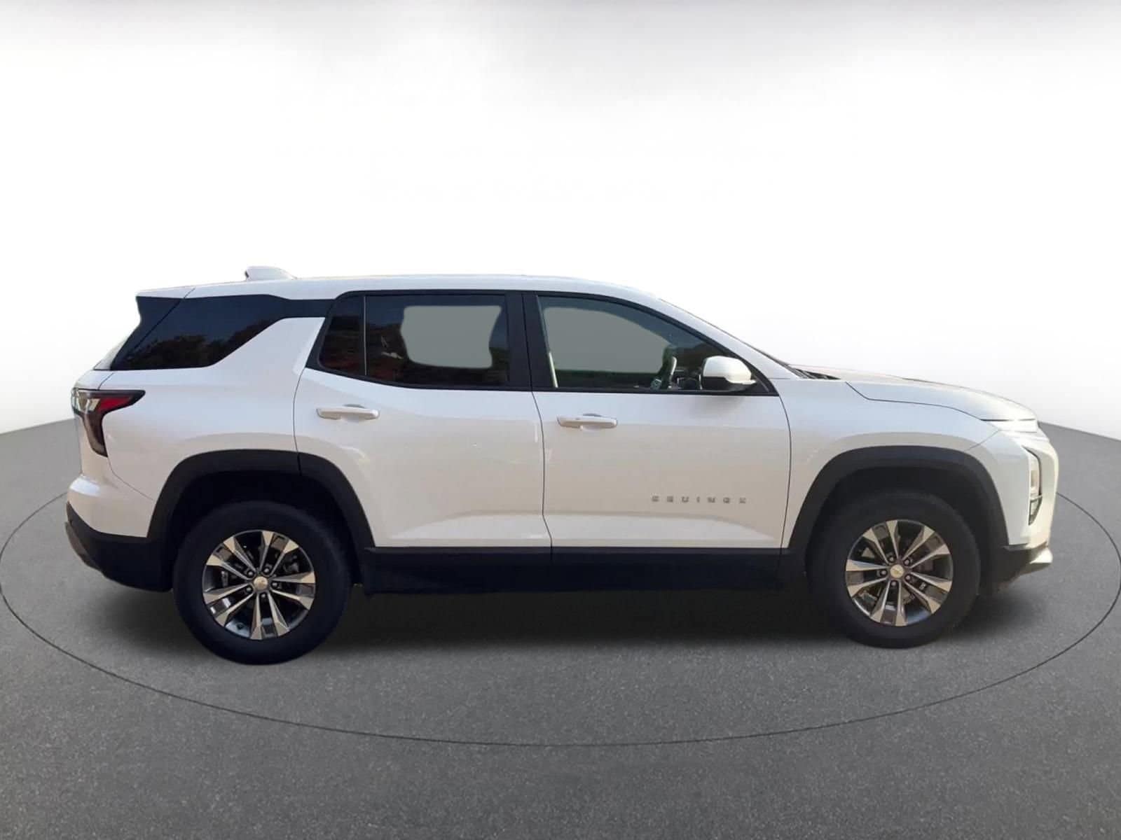 Thumbnail: 2025 Chevrolet Equinox - 16