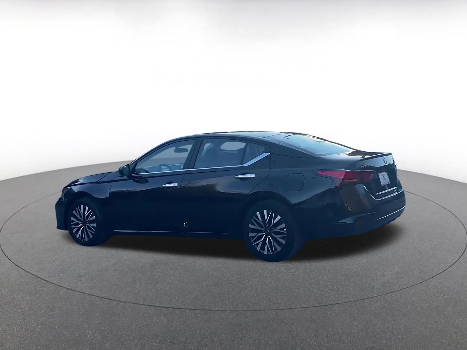 Thumbnail: 2025 Nissan Altima - 10