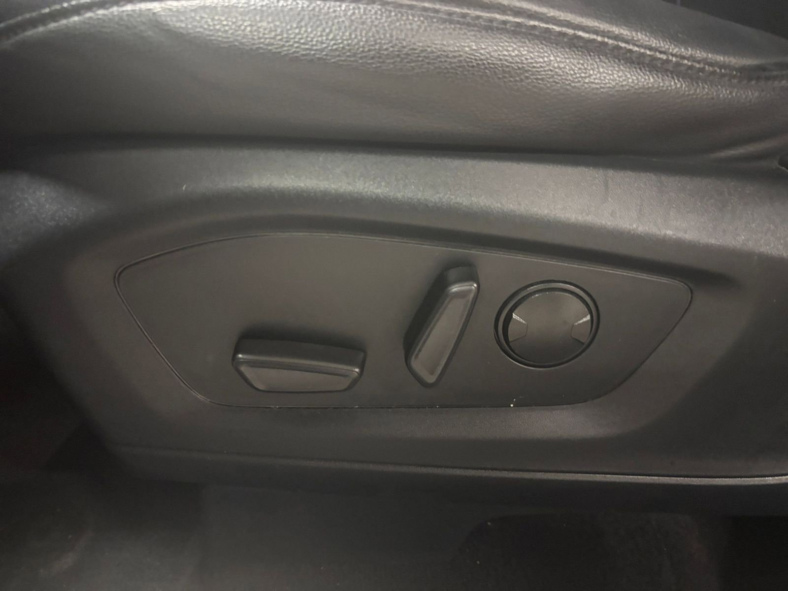 Thumbnail: 2023 Ford Explorer - 24