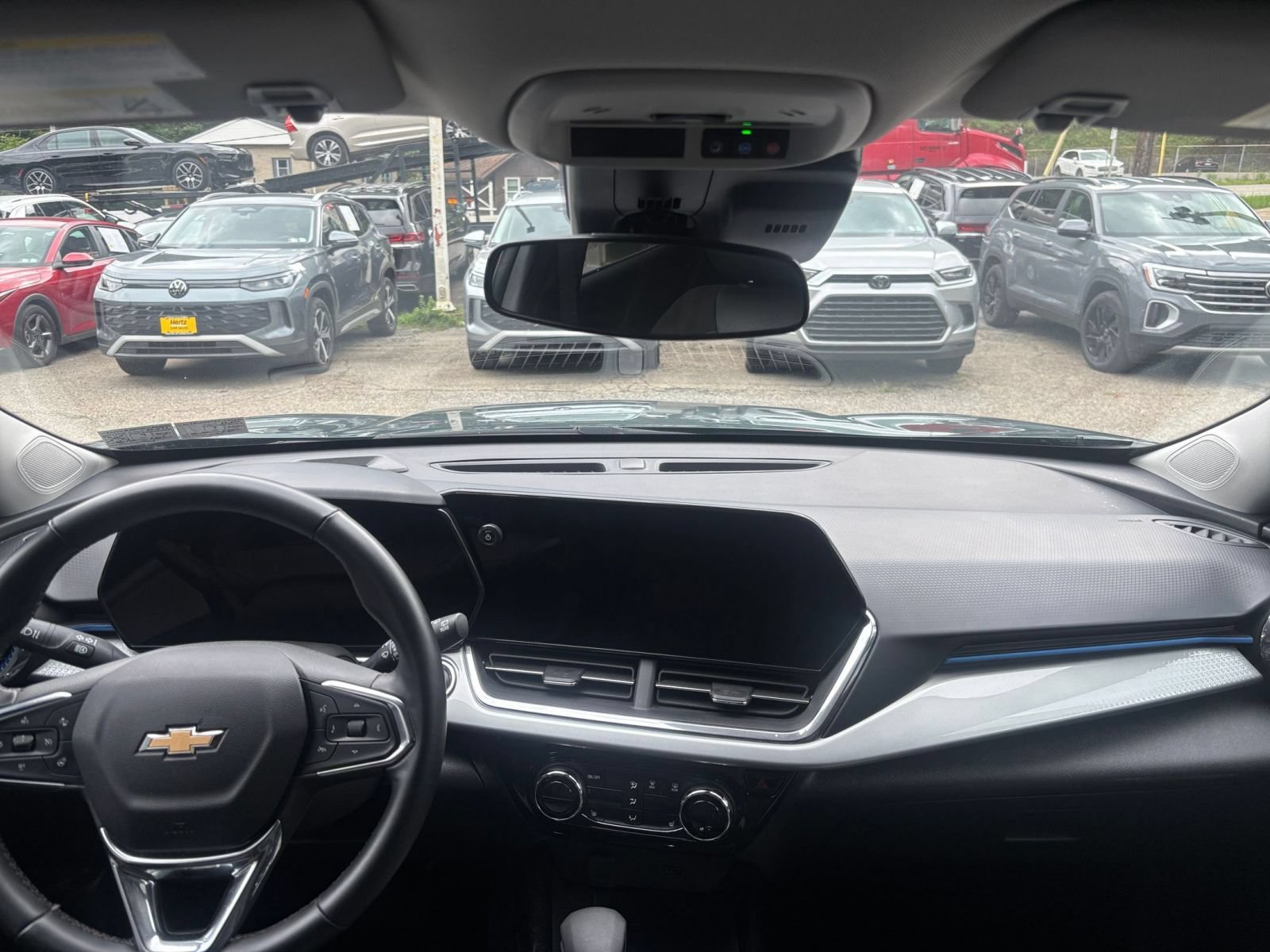 Thumbnail: 2025 Chevrolet Trax - 33
