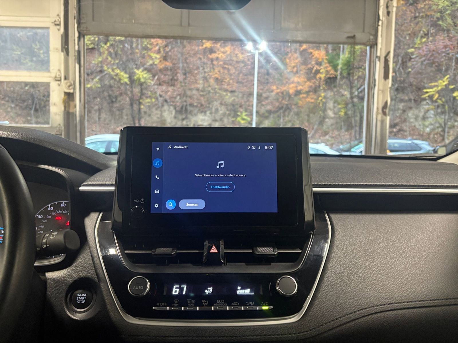 Thumbnail: 2025 Toyota Corolla Cross - 18