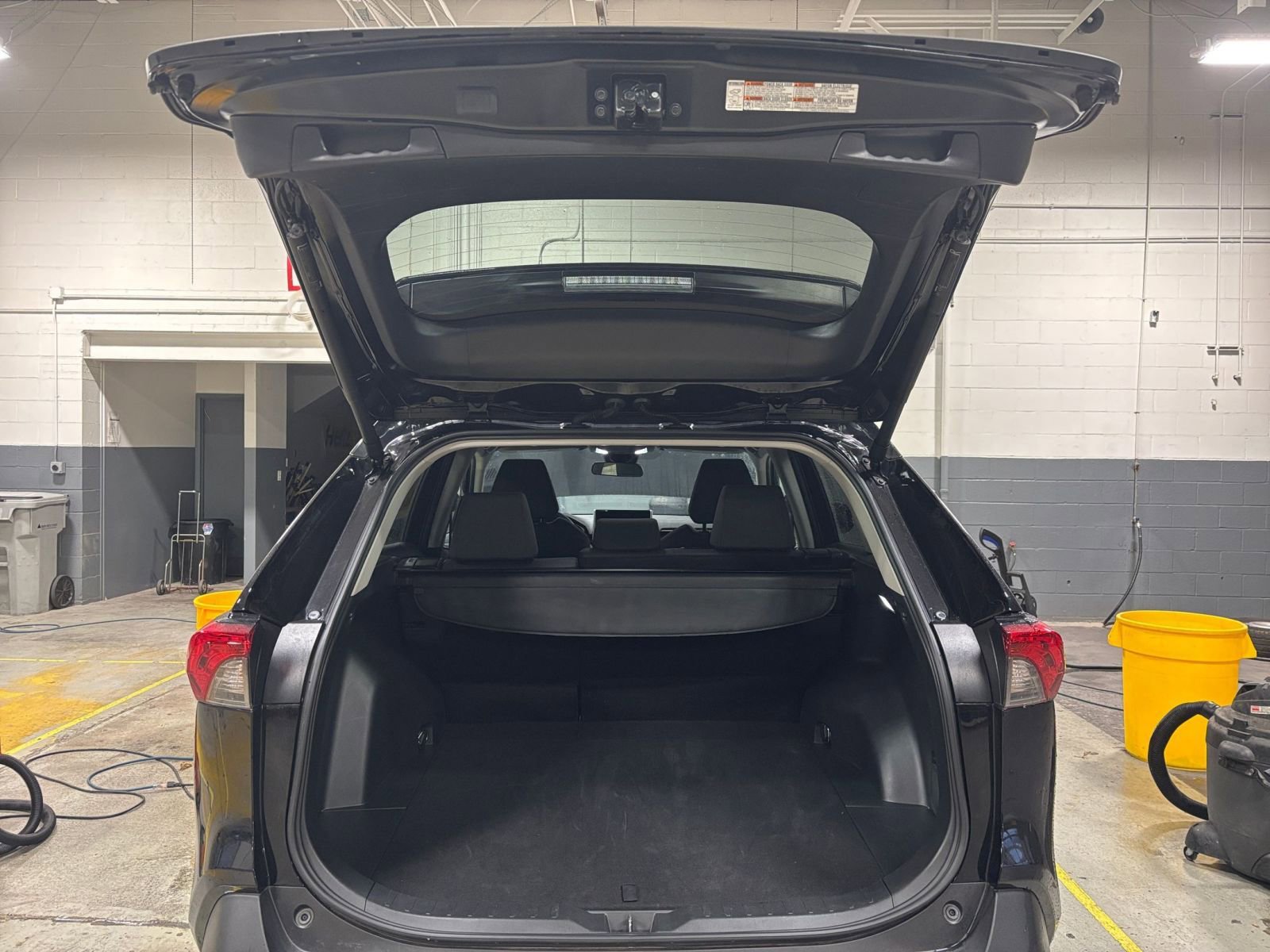 Thumbnail: 2025 Toyota RAV4 - 31