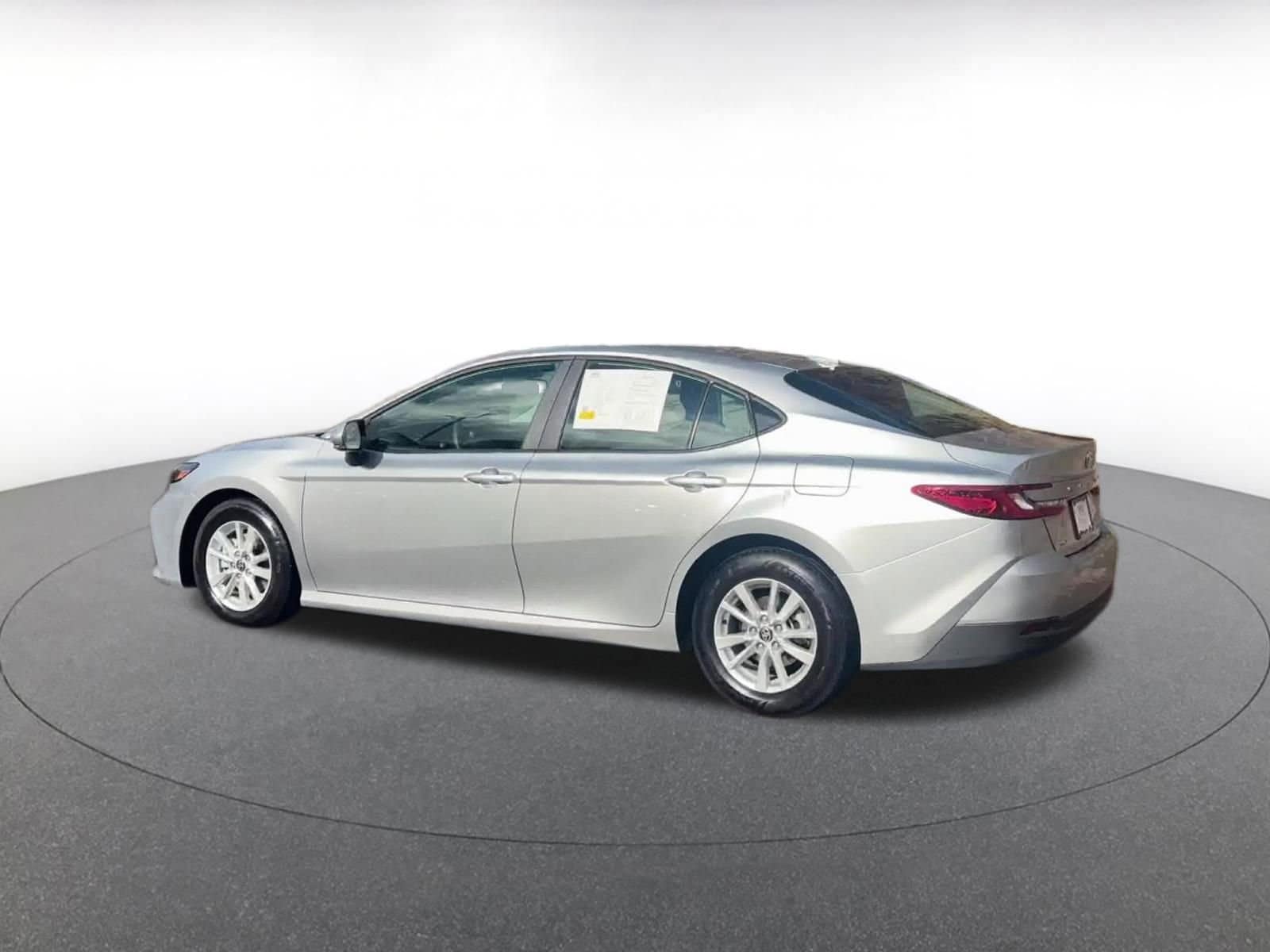 Thumbnail: 2025 Toyota Camry - 10