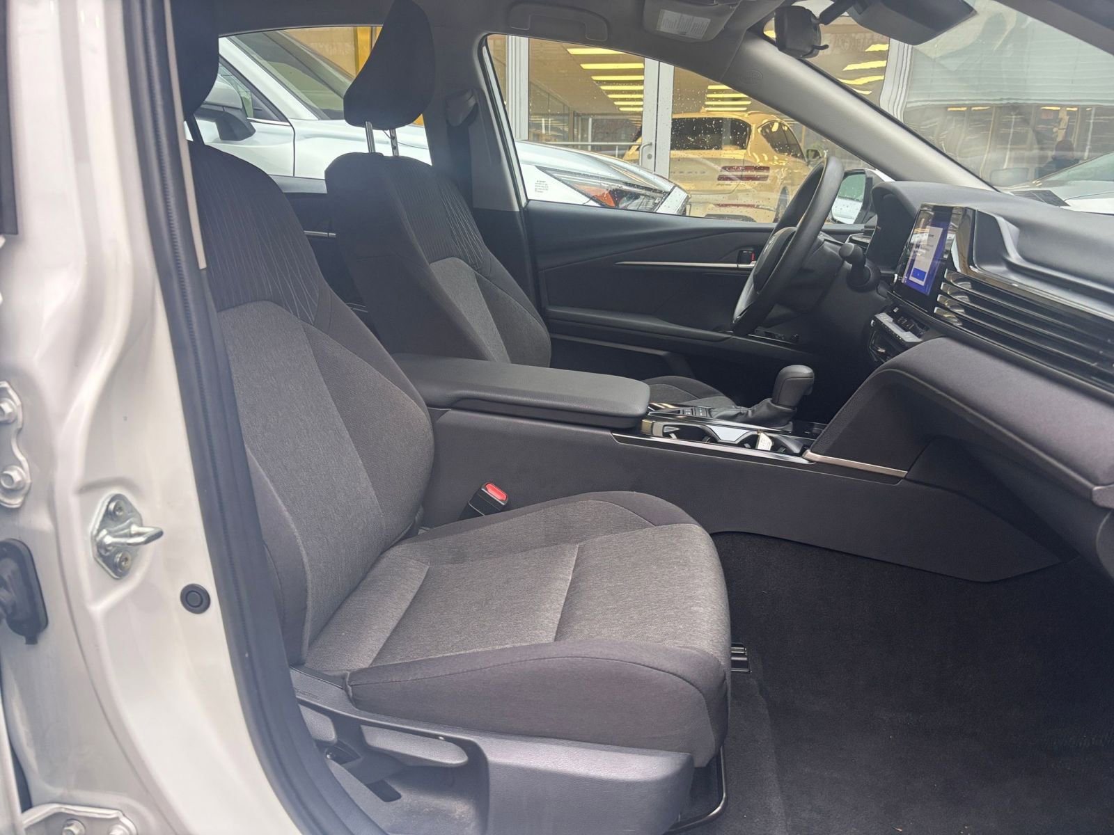 Thumbnail: 2025 Toyota Camry - 25