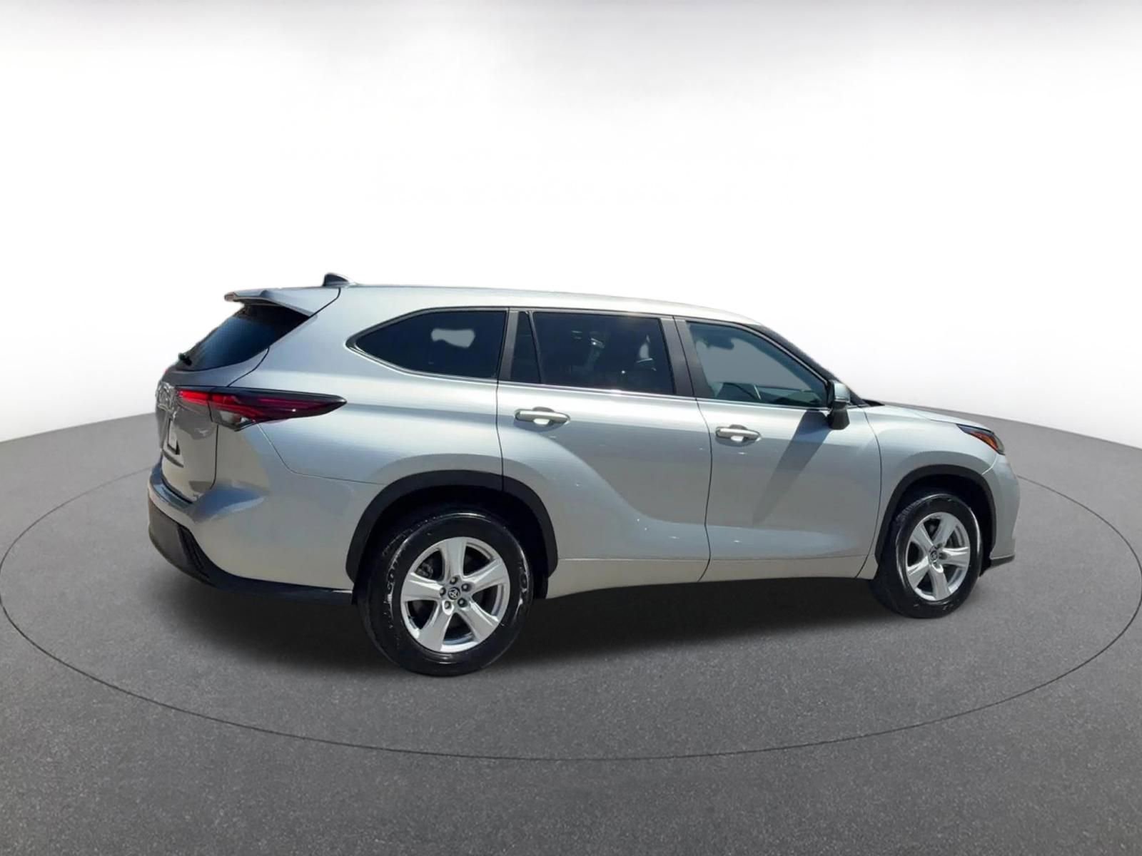 Thumbnail: 2025 Toyota Highlander - 14