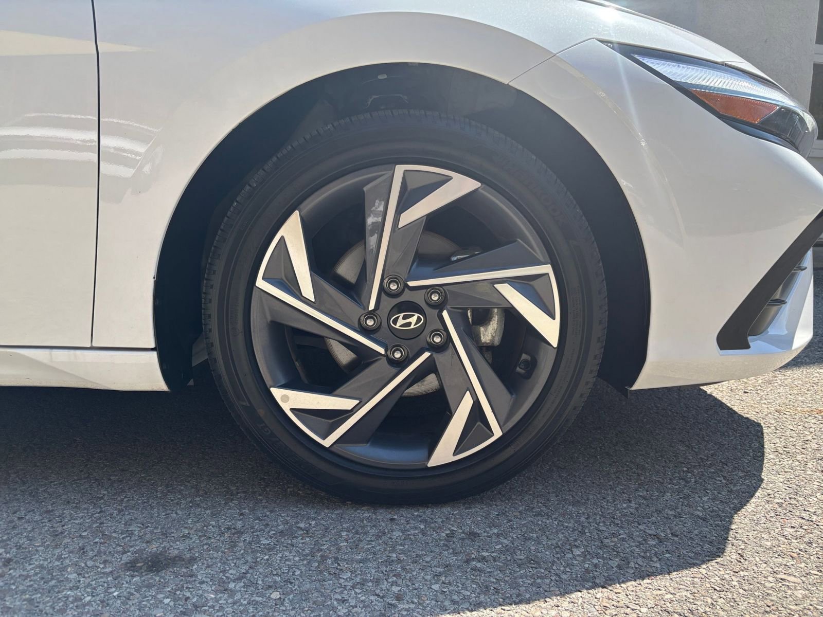 Thumbnail: 2025 Hyundai Elantra - 32