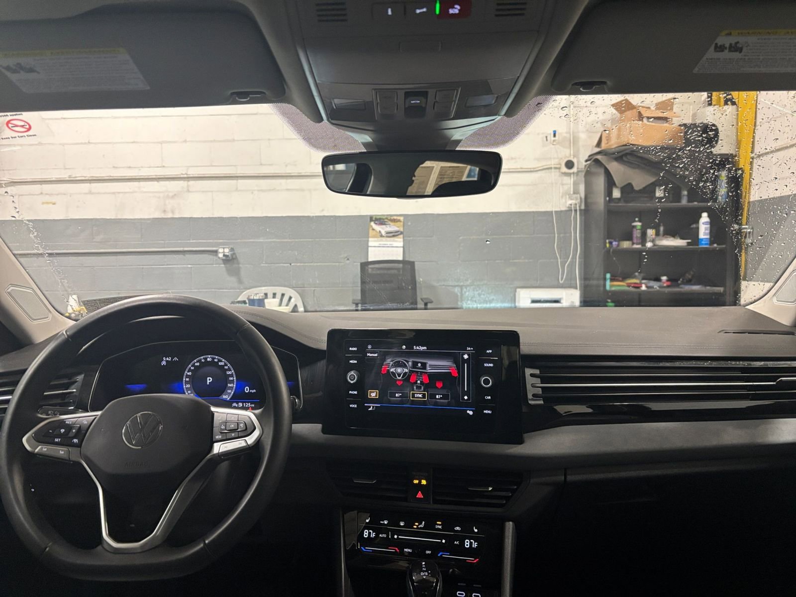 Thumbnail: 2025 Volkswagen Jetta - 33