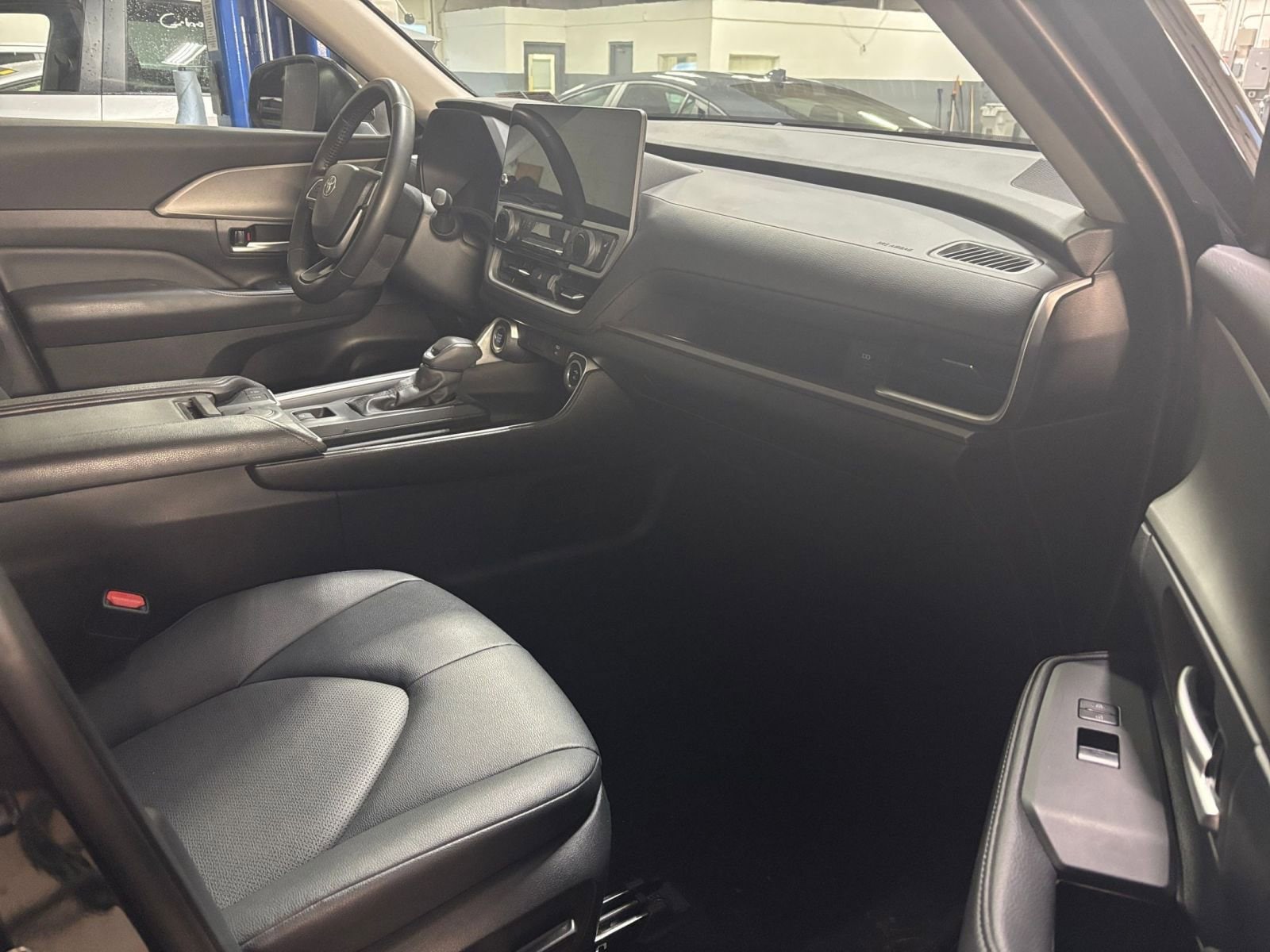 Thumbnail: 2025 Toyota Grand Highlander - 28