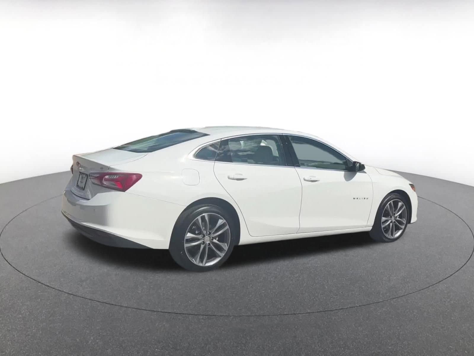 Thumbnail: 2024 Chevrolet Malibu - 15