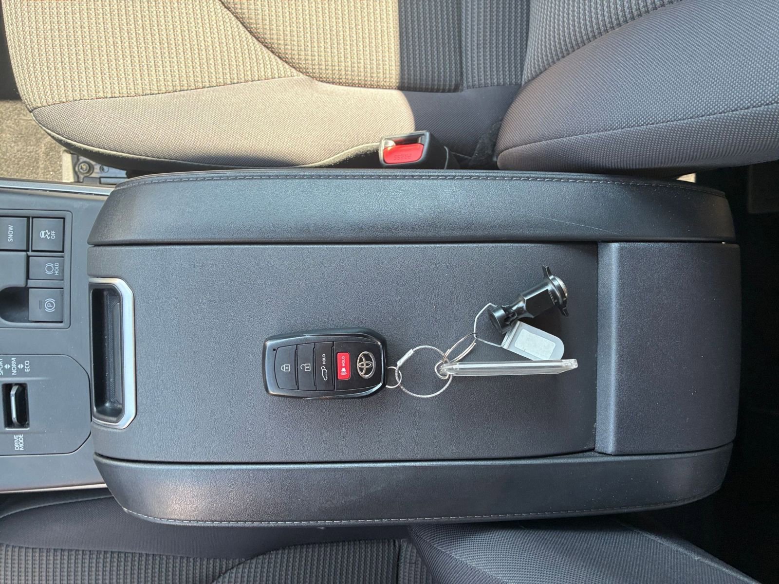 Thumbnail: 2025 Toyota Highlander - 22
