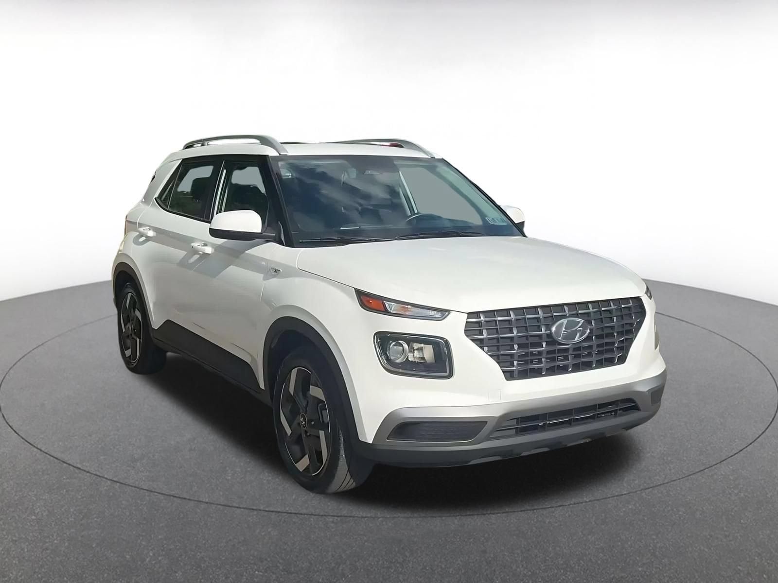 Thumbnail: 2026 Hyundai Venue - 3