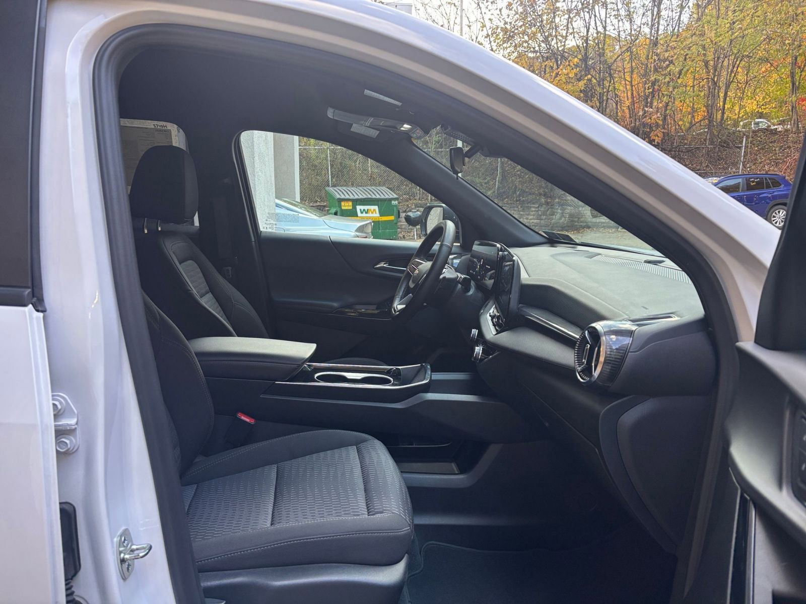 Thumbnail: 2025 Chevrolet Equinox - 25