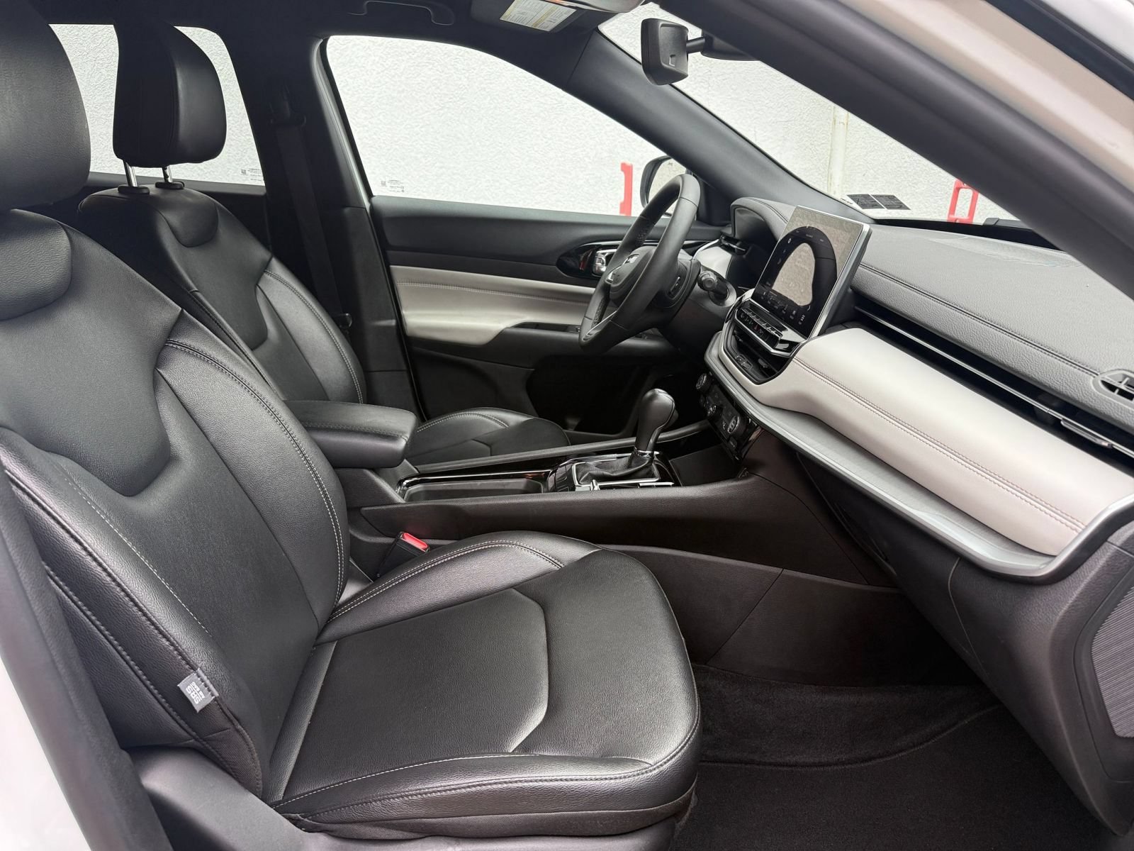 Thumbnail: 2025 Jeep Compass - 27