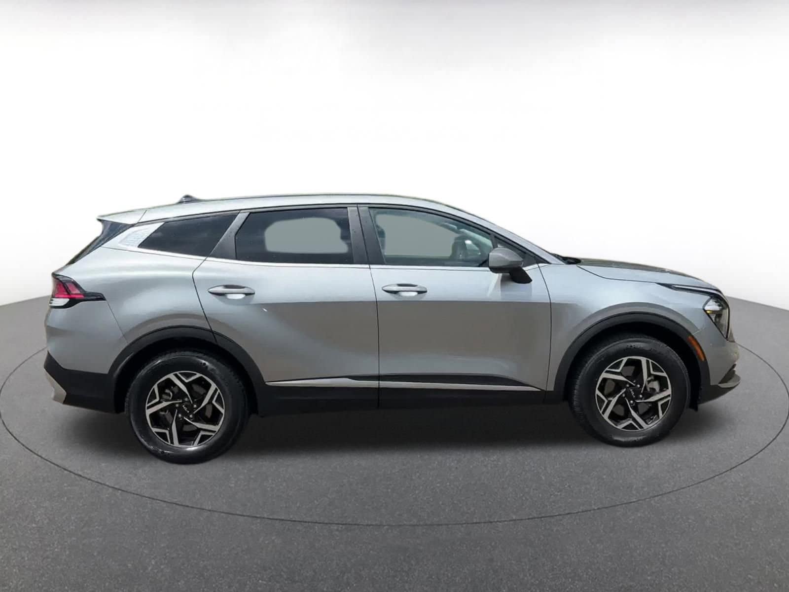 Thumbnail: 2023 Kia Sportage - 16