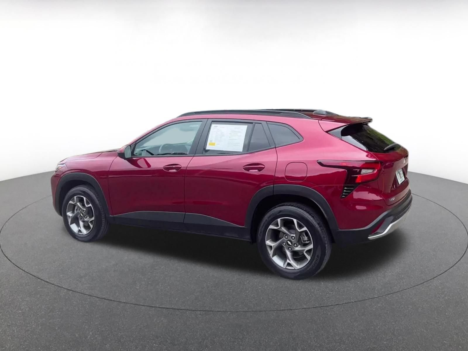Thumbnail: 2025 Chevrolet Trax - 8