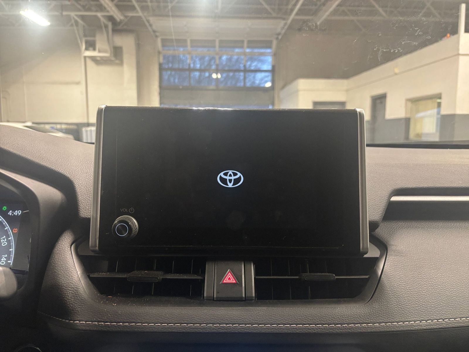 Thumbnail: 2025 Toyota RAV4 - 21