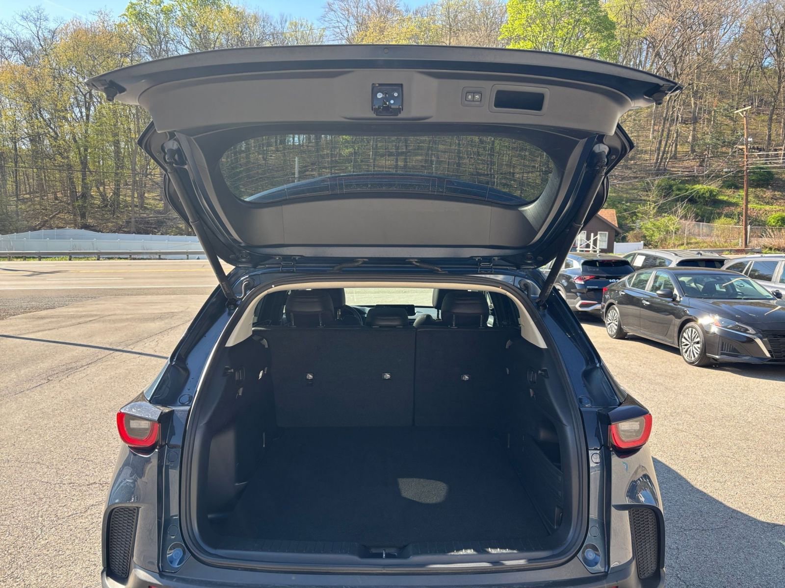 Thumbnail: 2025 Mazda CX-50 - 33