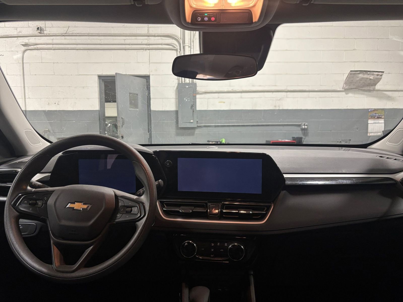 Thumbnail: 2025 Chevrolet TrailBlazer - 32