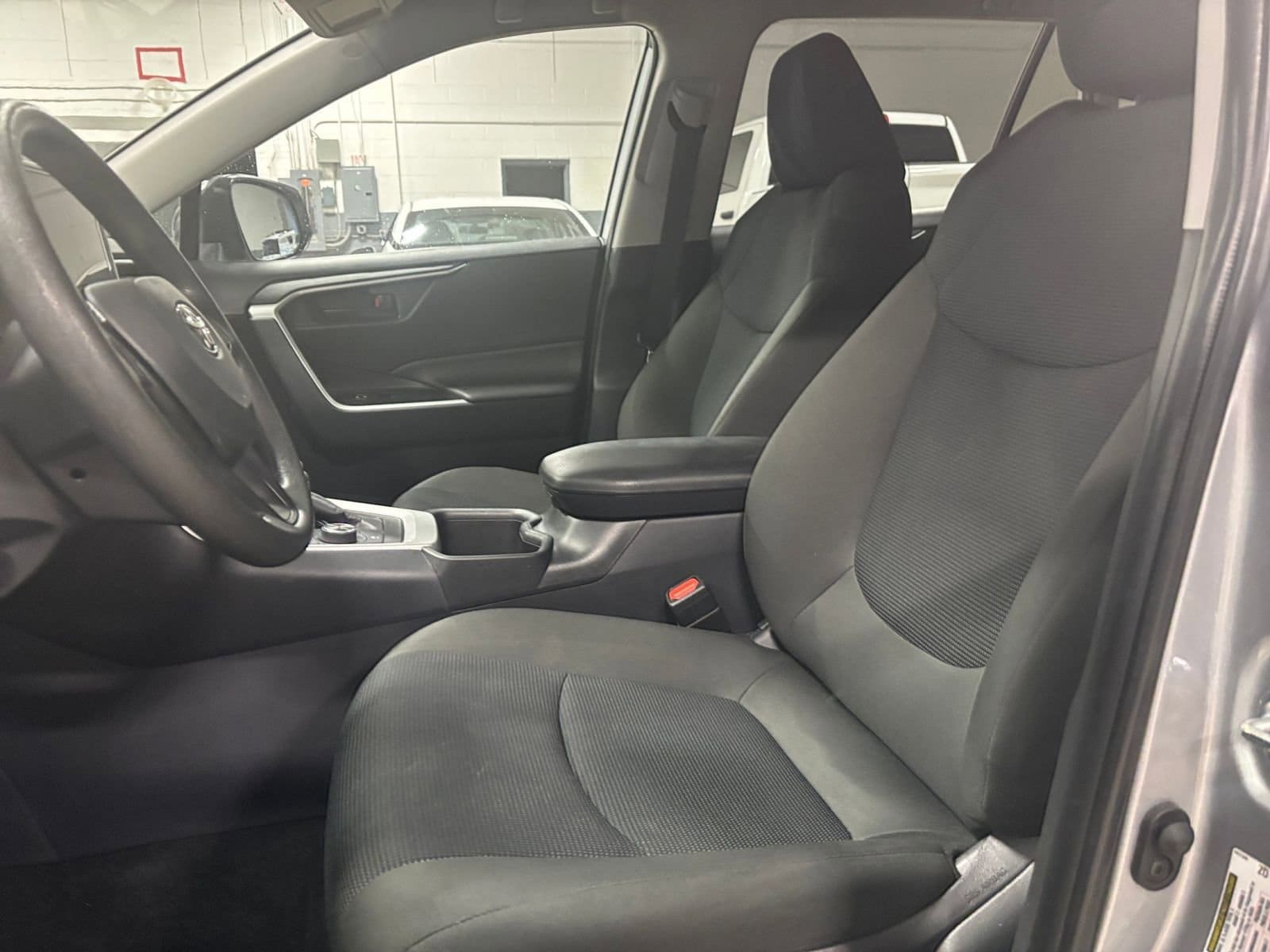 Thumbnail: 2025 Toyota RAV4 - 35