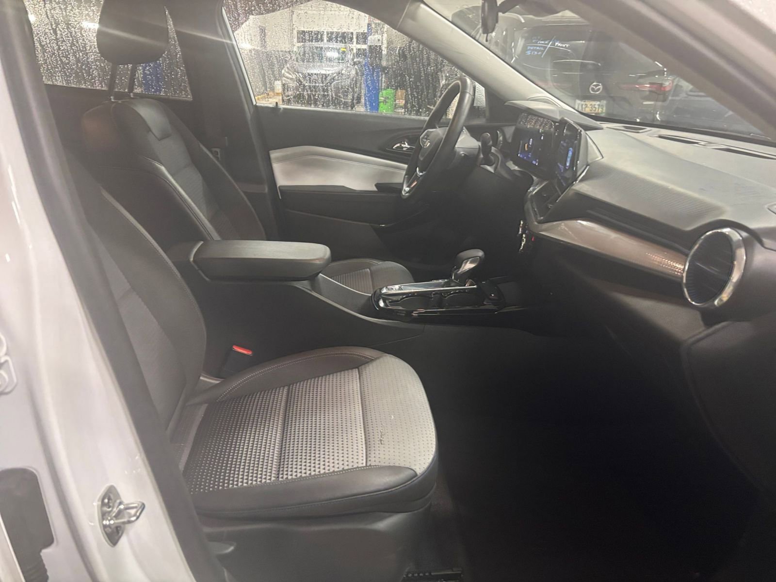 Thumbnail: 2025 Chevrolet Trax - 25