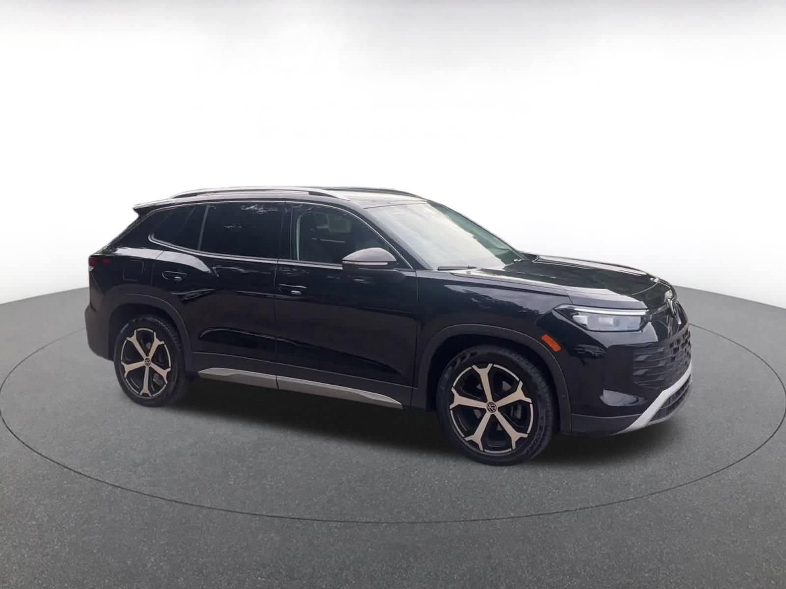 Thumbnail: 2026 Volkswagen Tiguan - 2