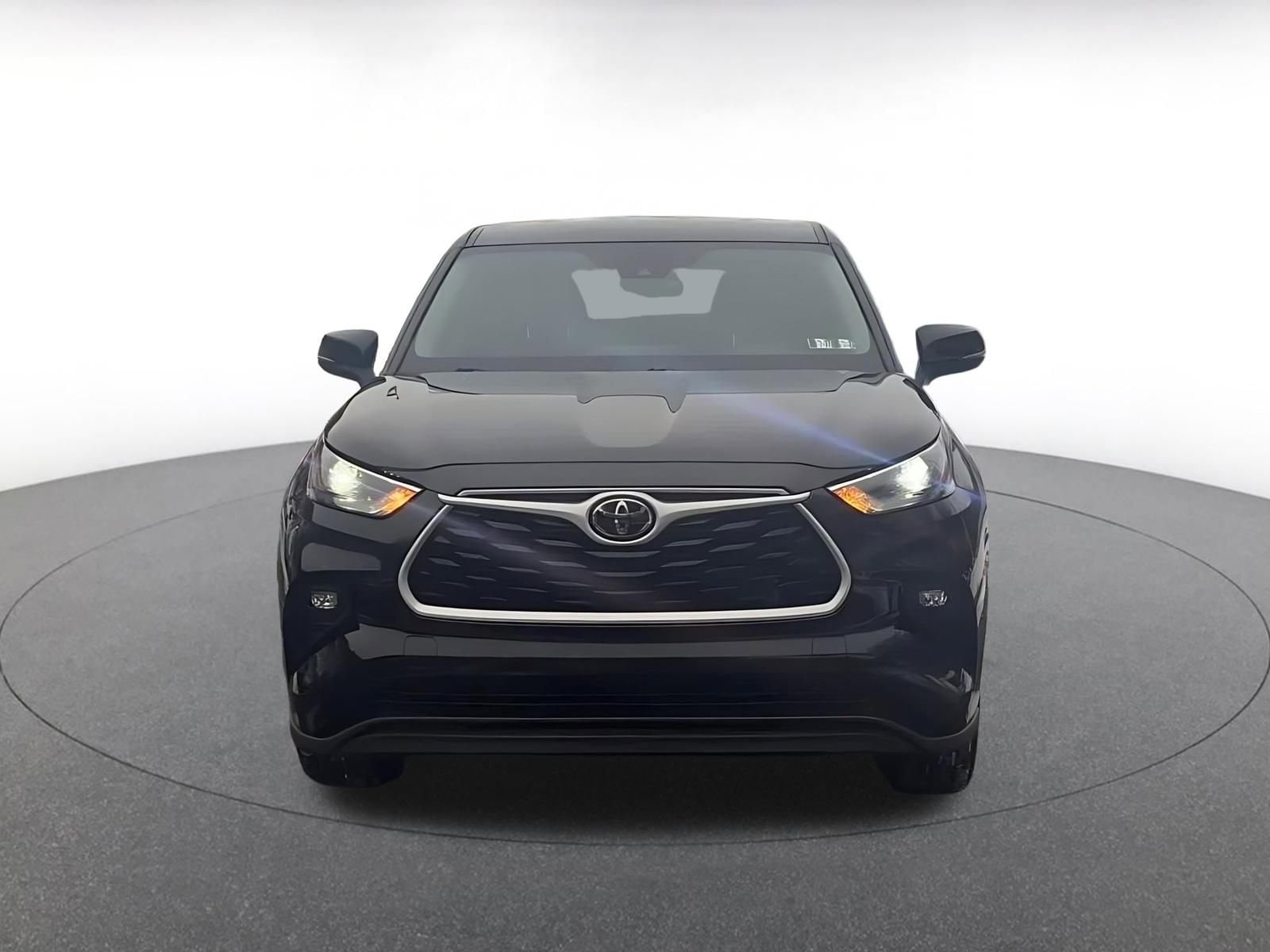 Thumbnail: 2025 Toyota Highlander - 4