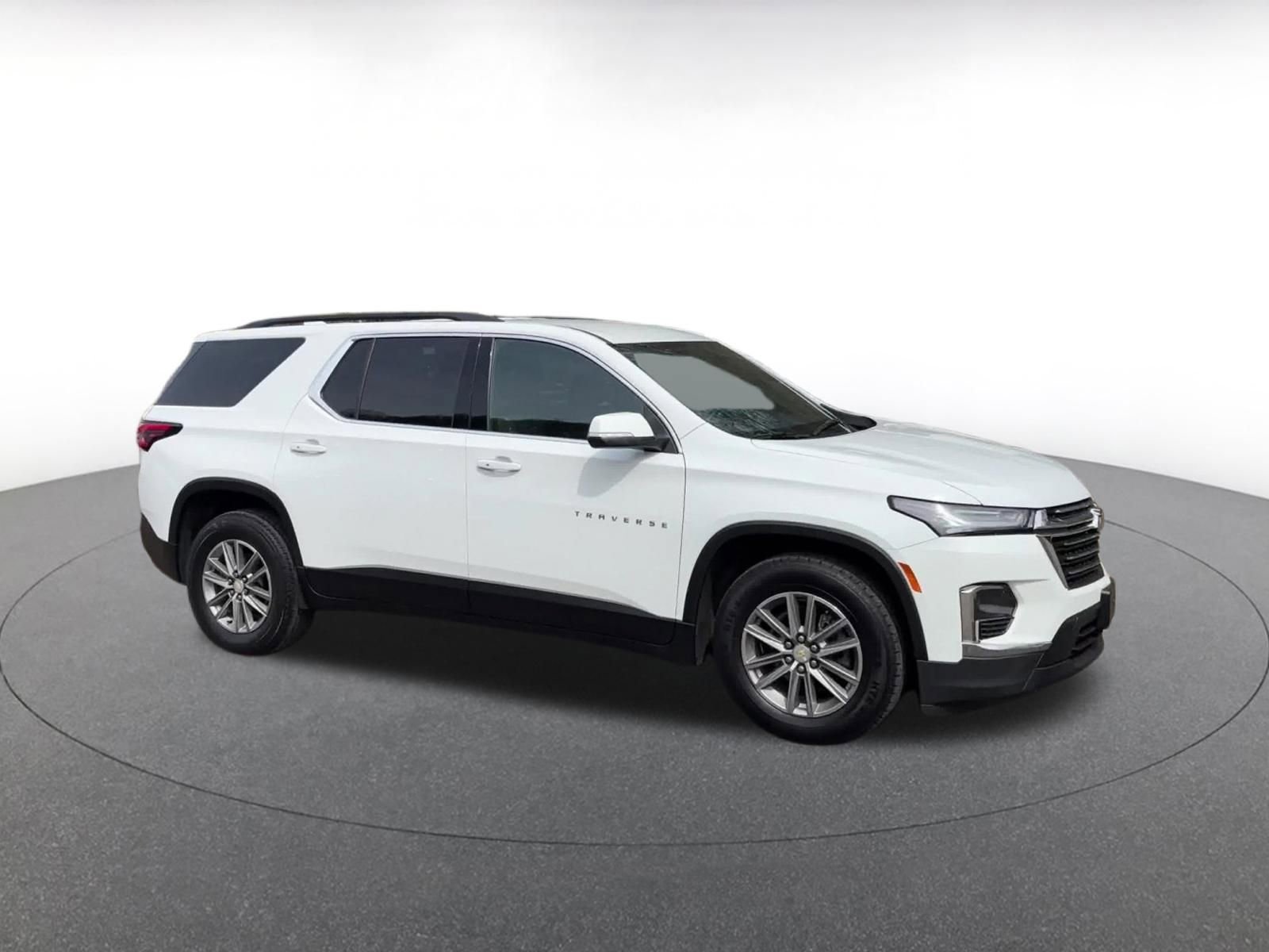 Thumbnail: 2023 Chevrolet Traverse - 2