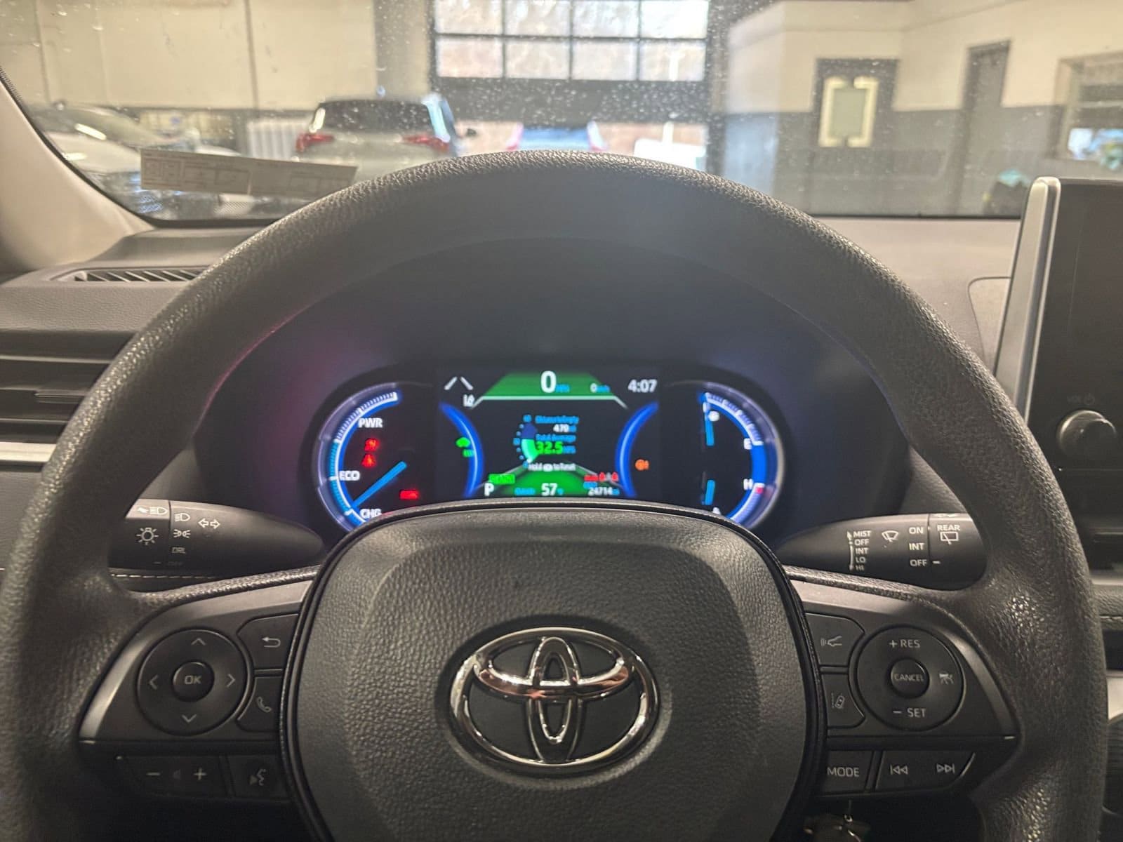 Thumbnail: 2025 Toyota RAV4 - 27