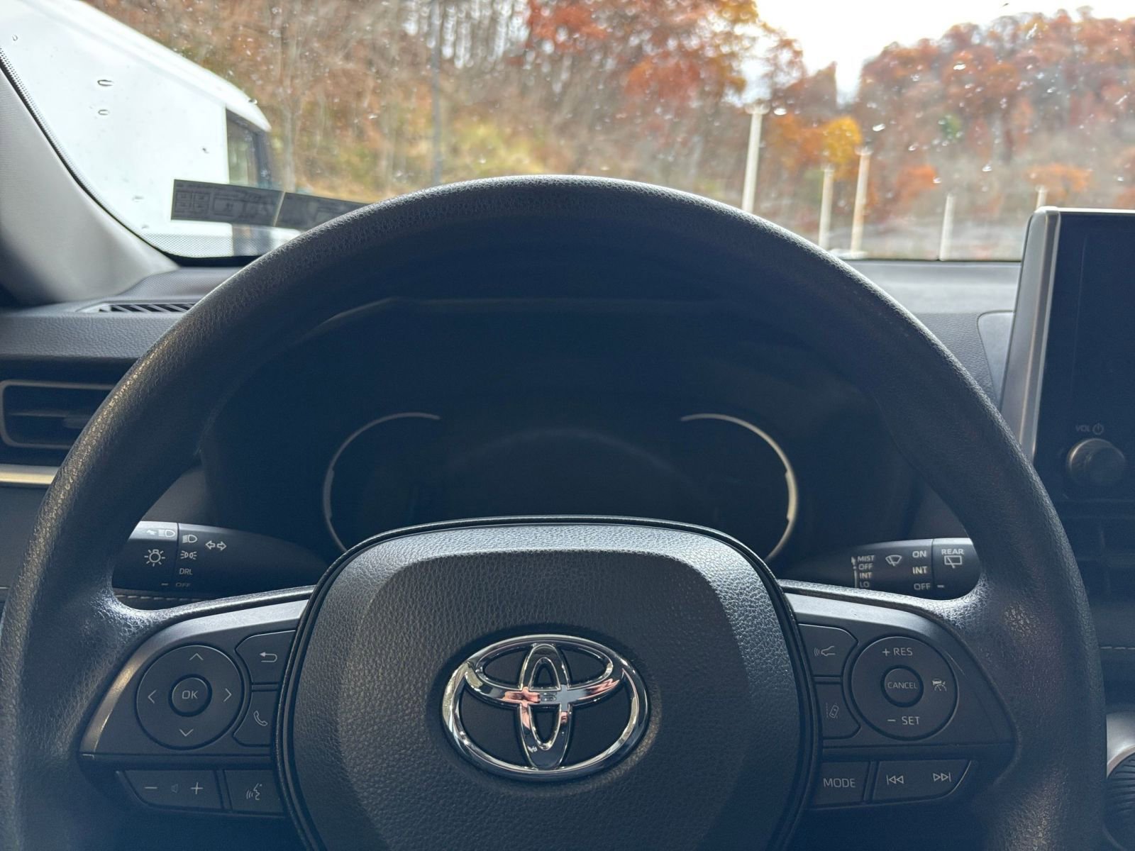 Thumbnail: 2025 Toyota RAV4 - 27