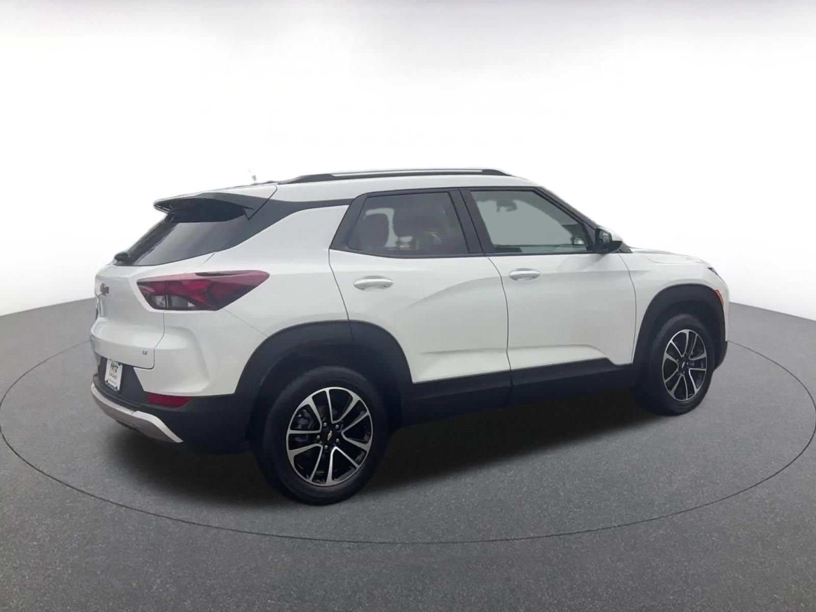 Thumbnail: 2025 Chevrolet TrailBlazer - 15