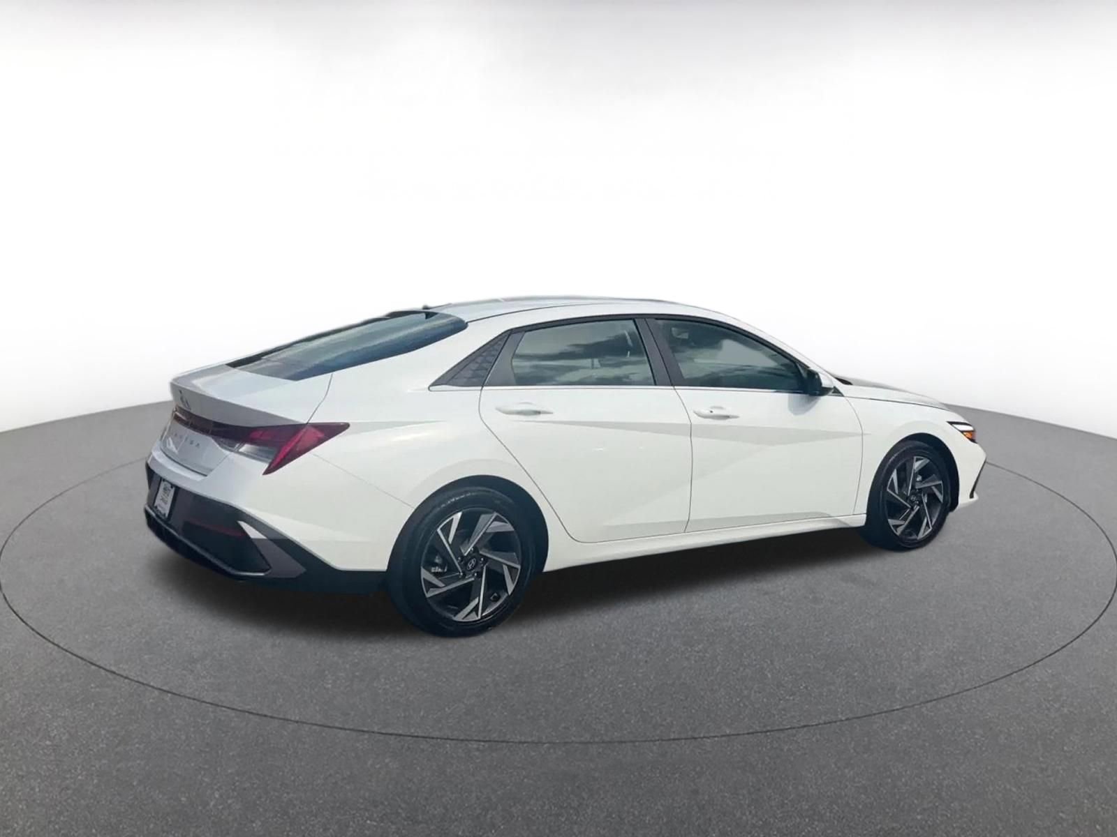 Thumbnail: 2025 Hyundai Elantra - 15