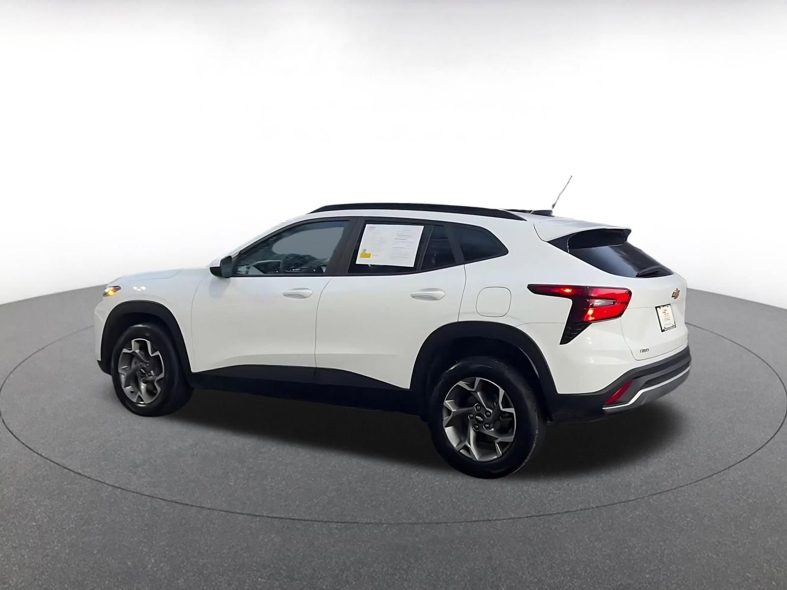 Thumbnail: 2025 Chevrolet Trax - 10