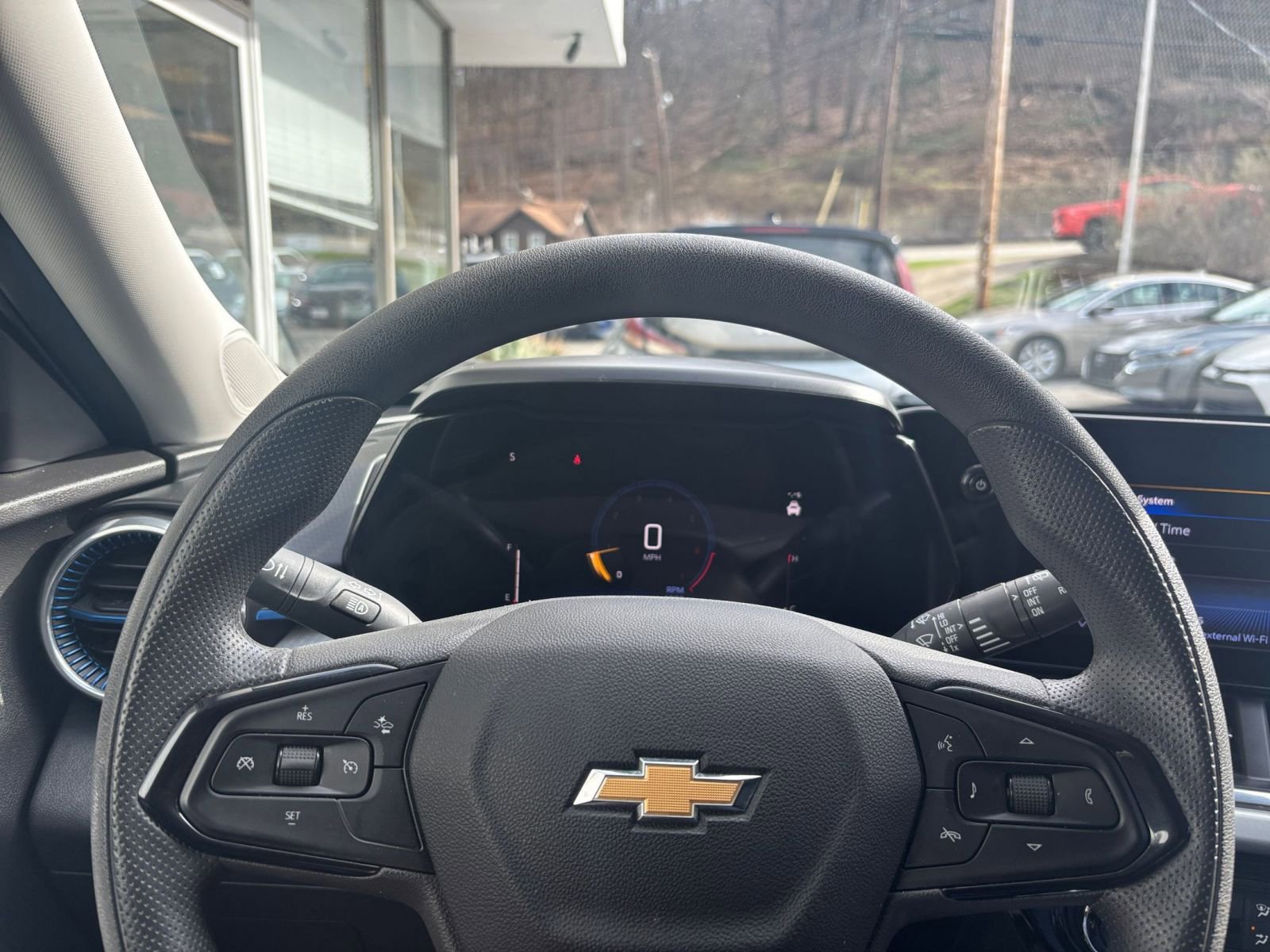 Thumbnail: 2025 Chevrolet Trax - 28