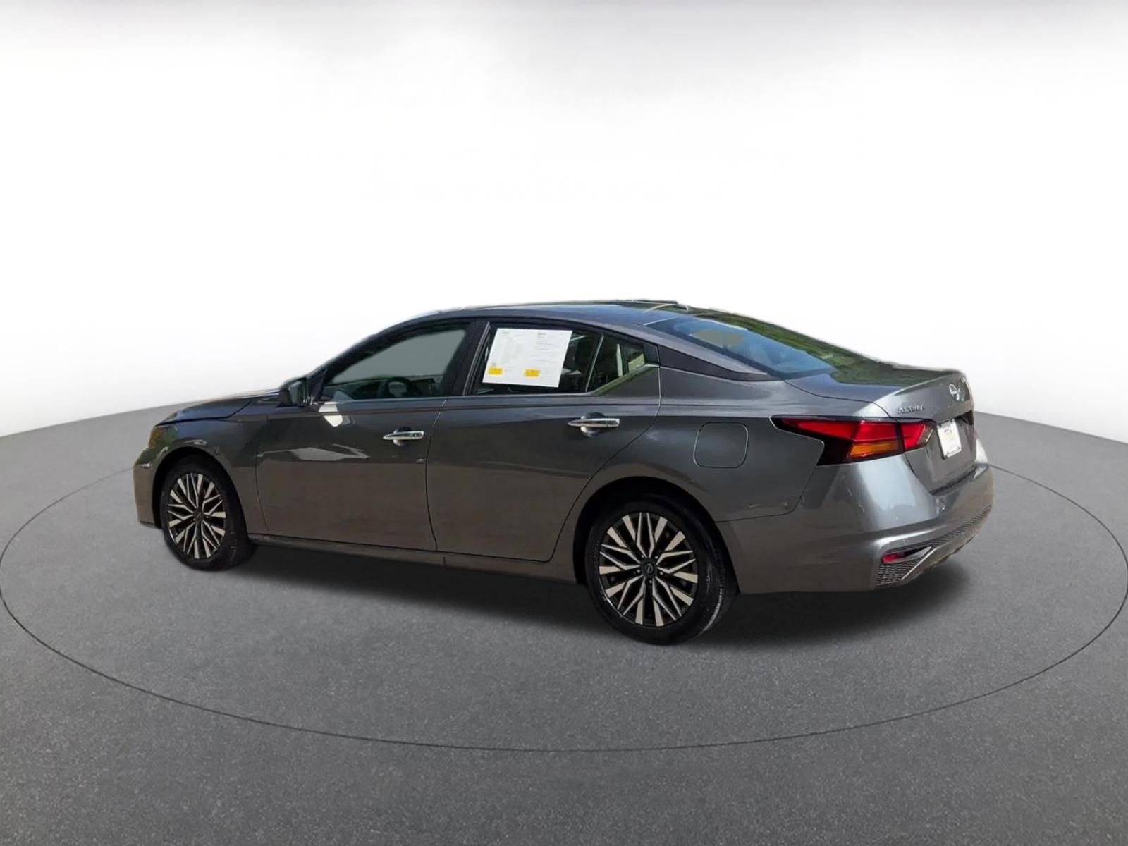 Thumbnail: 2025 Nissan Altima - 10