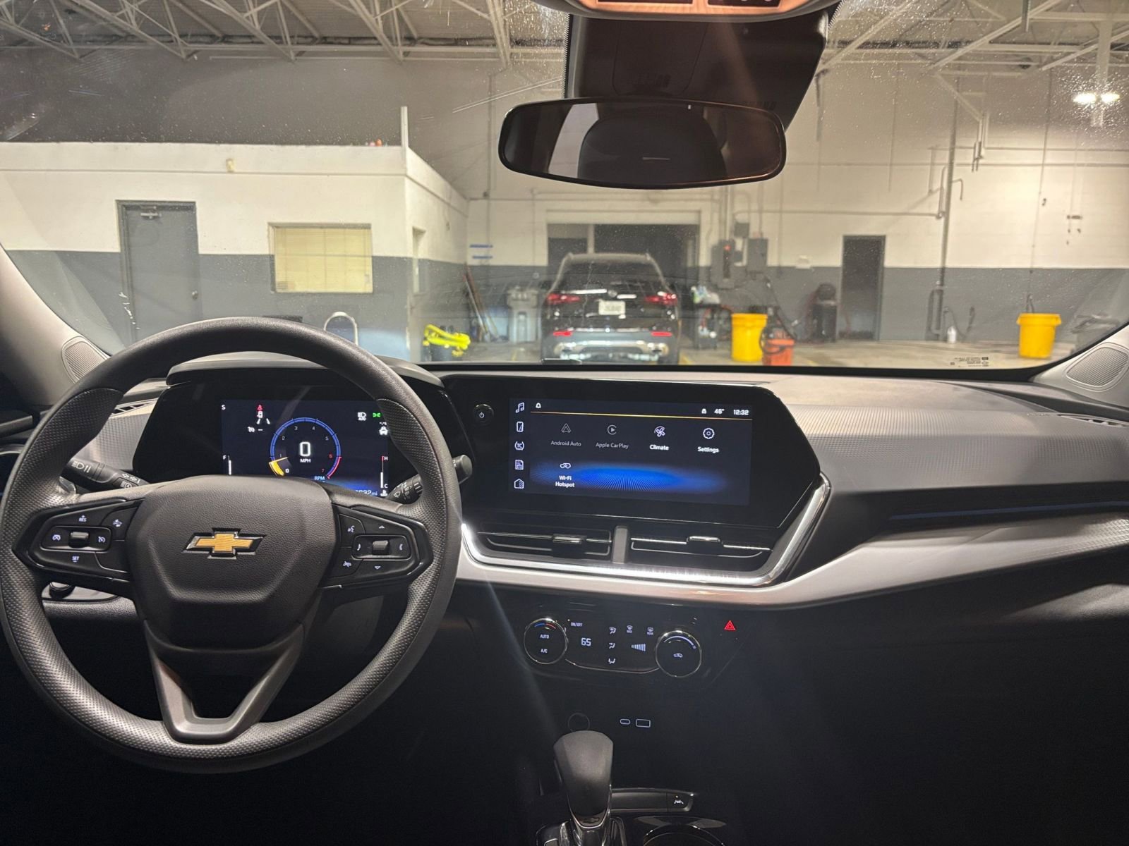 Thumbnail: 2025 Chevrolet Trax - 32