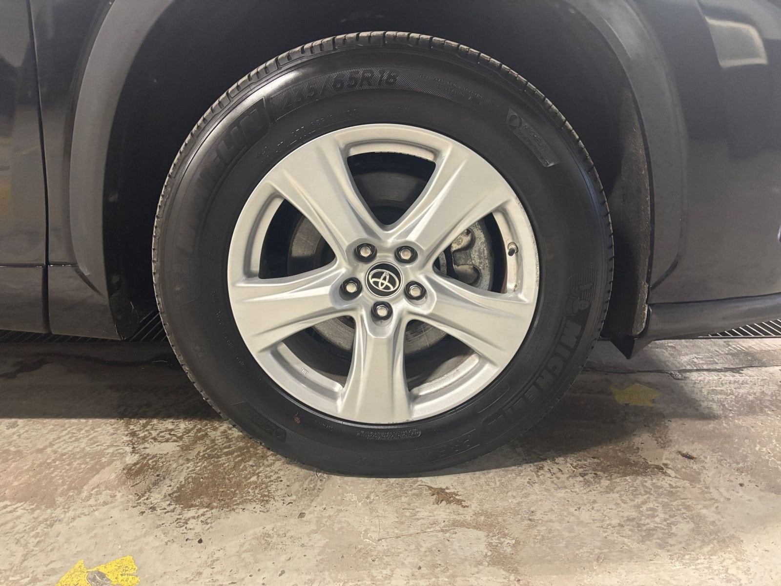 Thumbnail: 2025 Toyota Highlander - 33