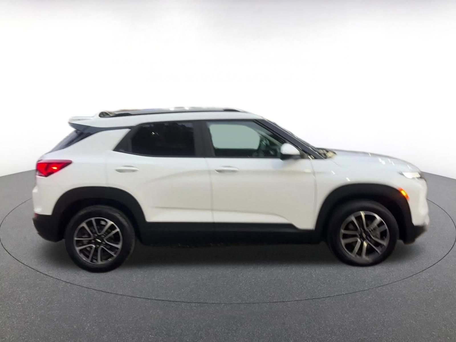 Thumbnail: 2025 Chevrolet TrailBlazer - 16