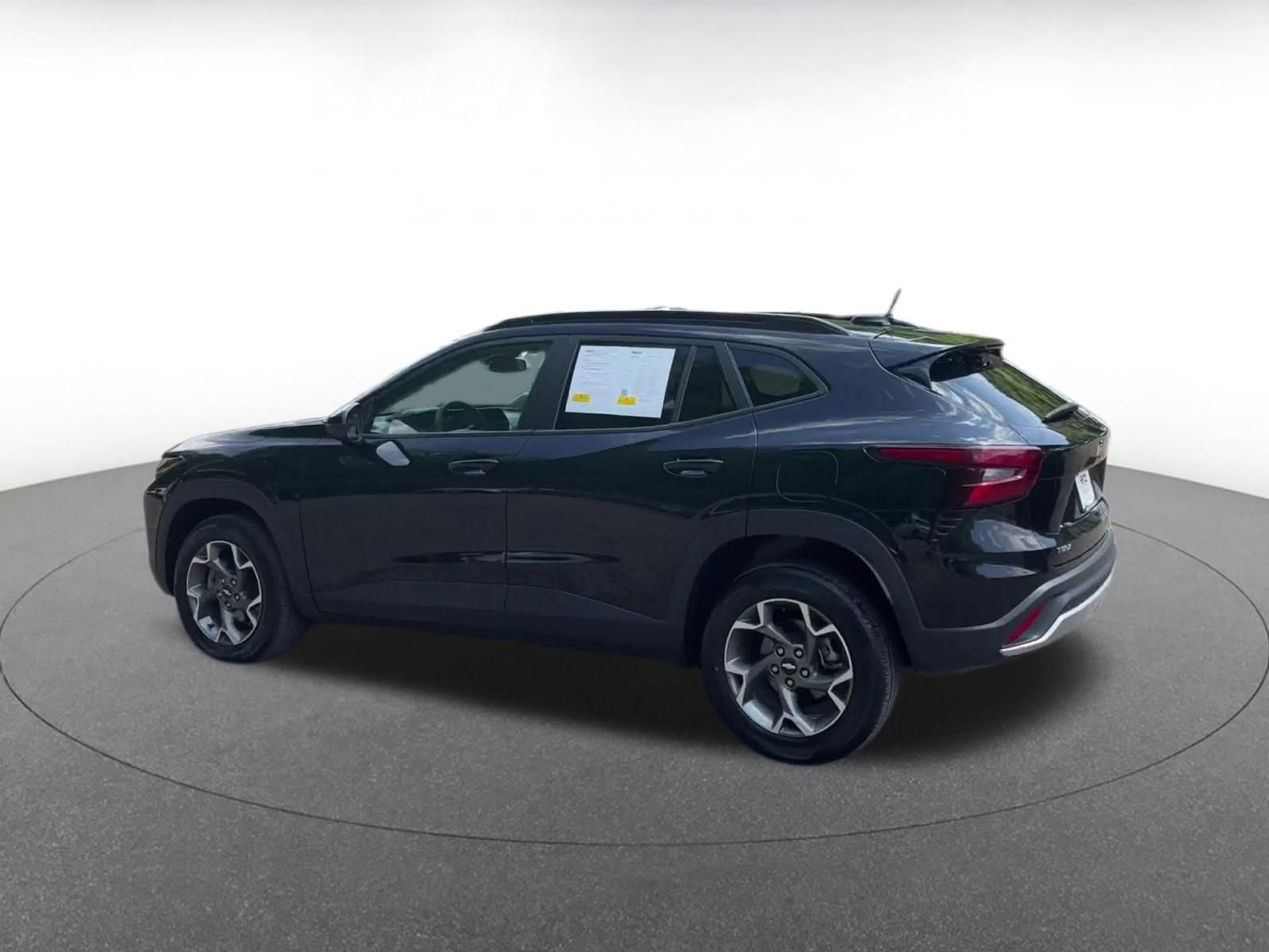 Thumbnail: 2025 Chevrolet Trax - 11