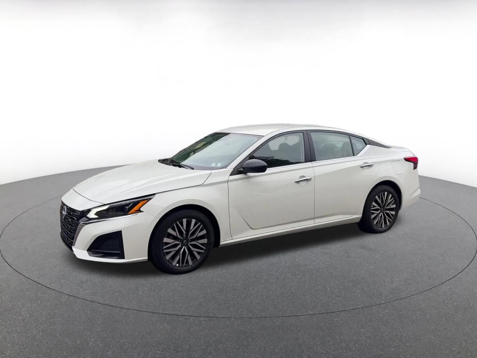 Thumbnail: 2025 Nissan Altima - 8