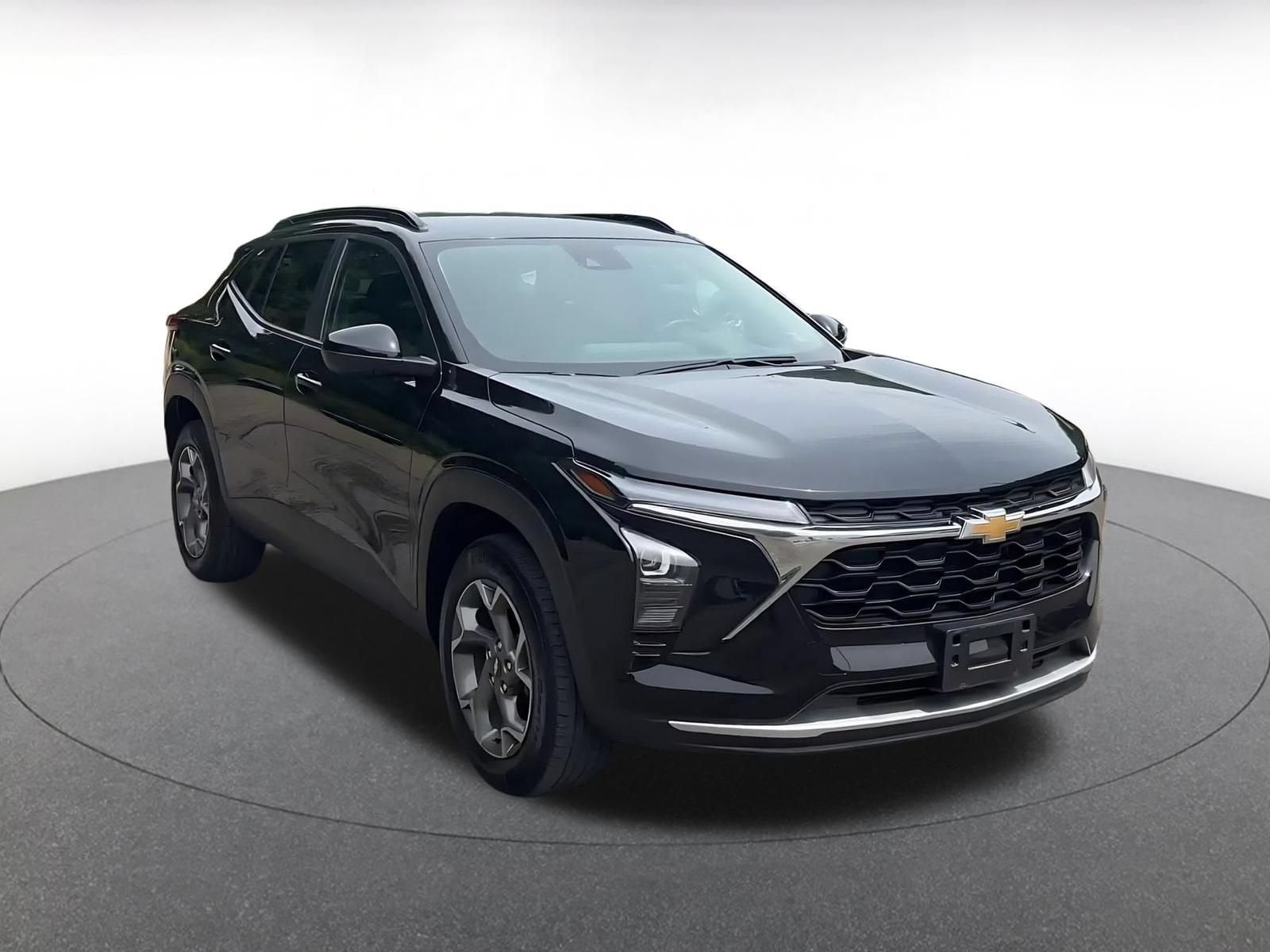 Thumbnail: 2025 Chevrolet Trax - 3