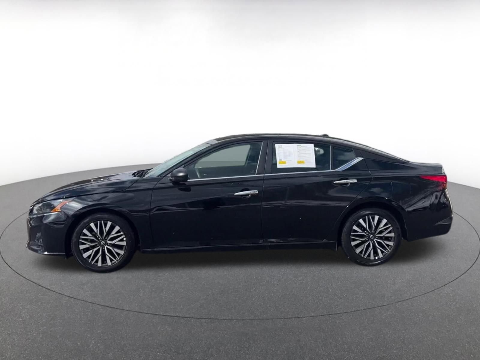 Thumbnail: 2025 Nissan Altima - 9