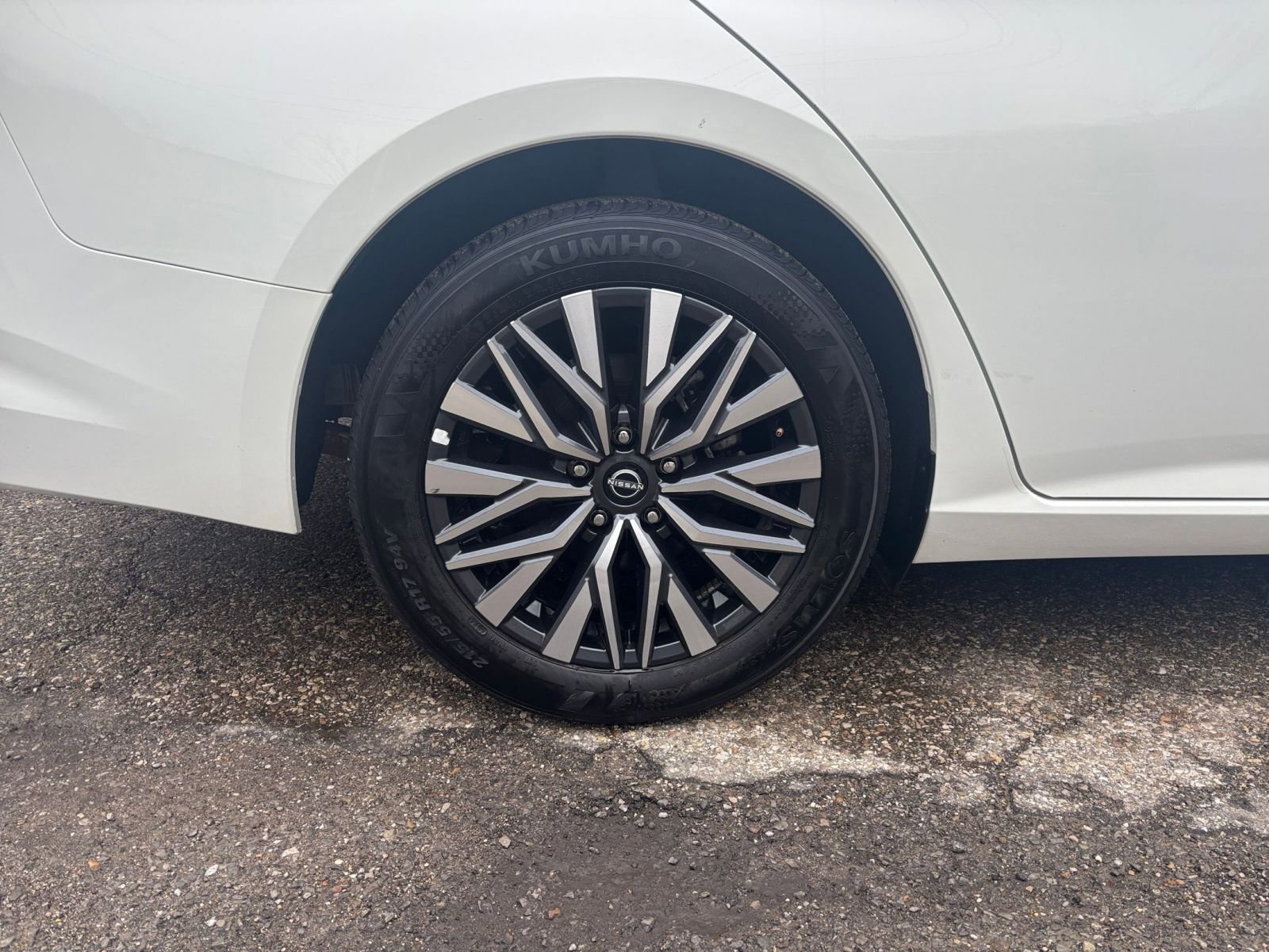 Thumbnail: 2025 Nissan Altima - 32