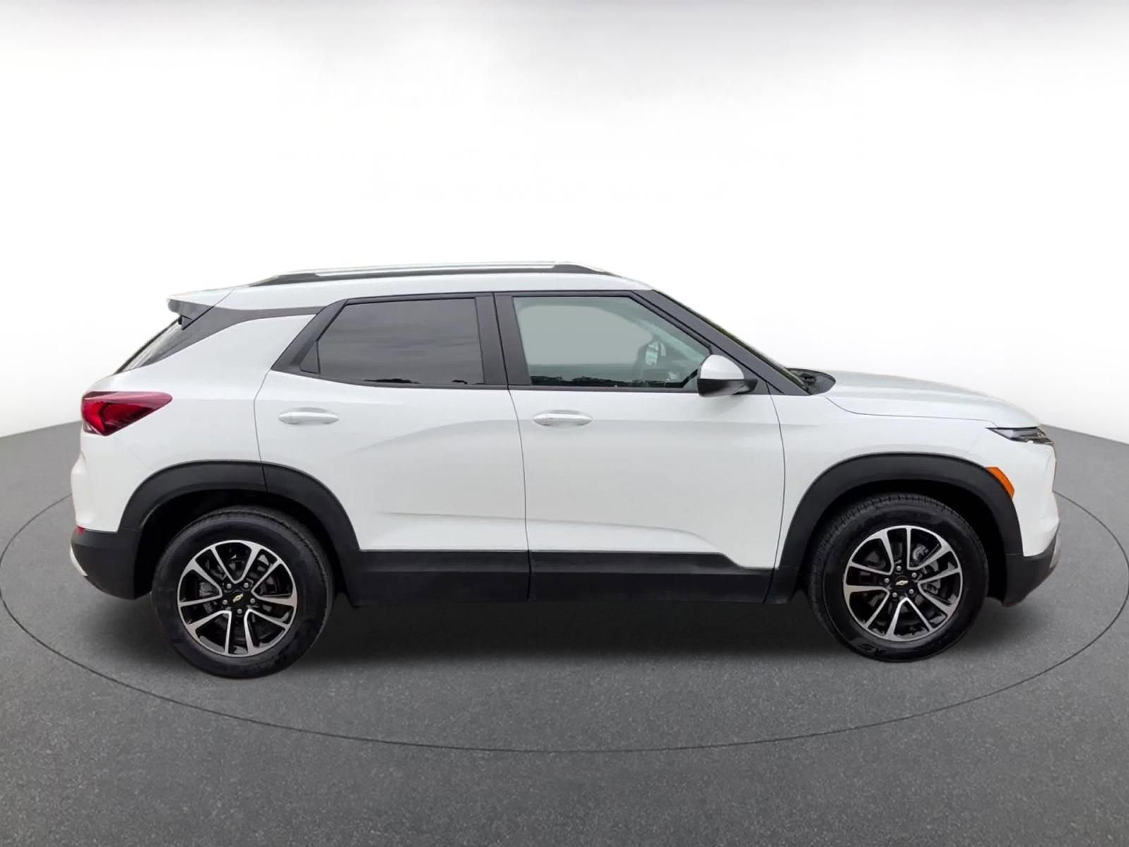 Thumbnail: 2025 Chevrolet TrailBlazer - 16