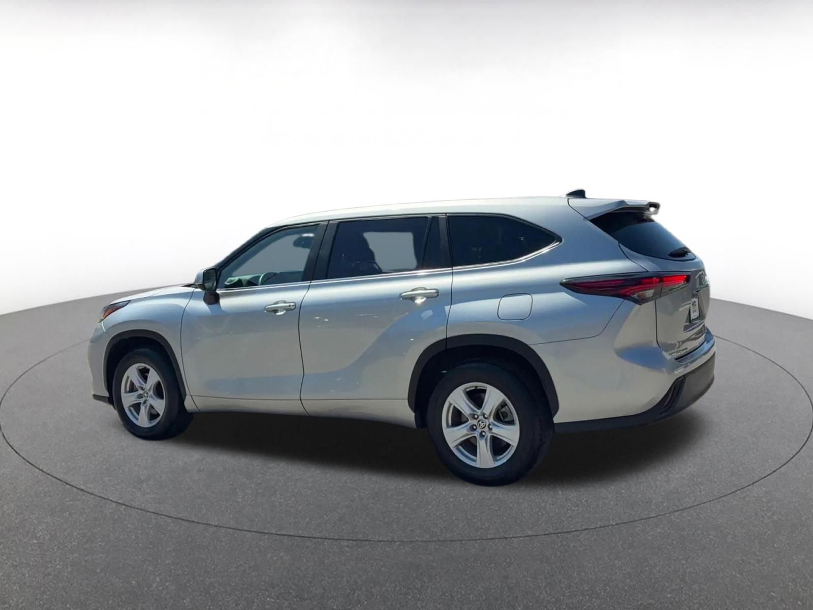 Thumbnail: 2025 Toyota Highlander - 10