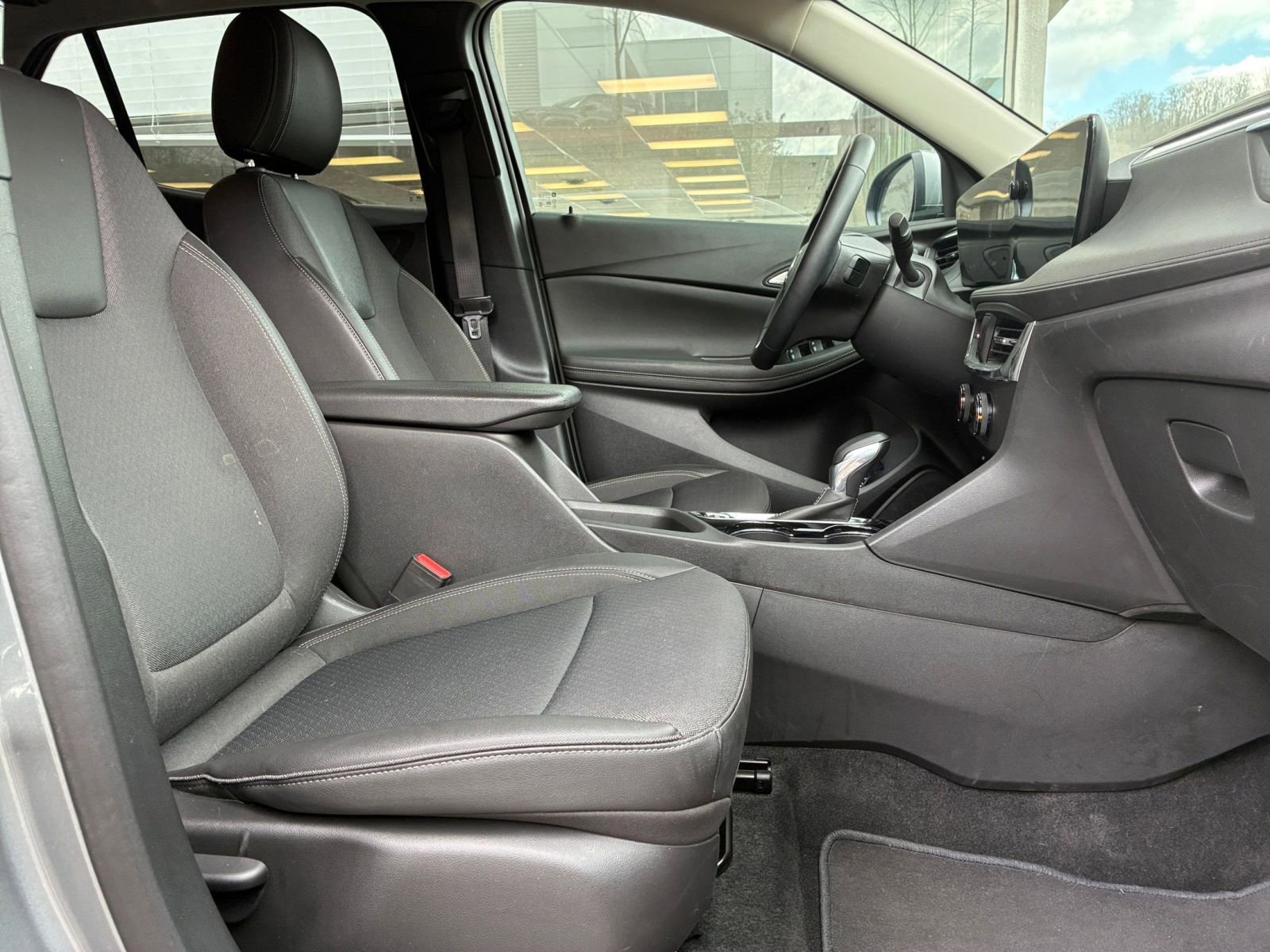 Thumbnail: 2025 Buick Encore GX - 27