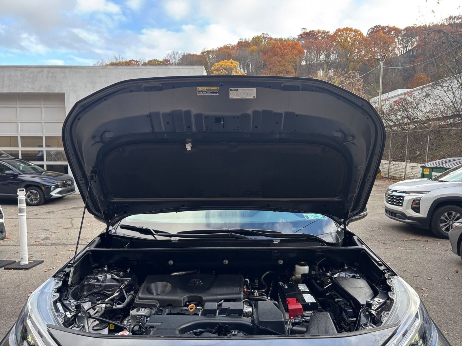 Thumbnail: 2025 Toyota RAV4 - 32