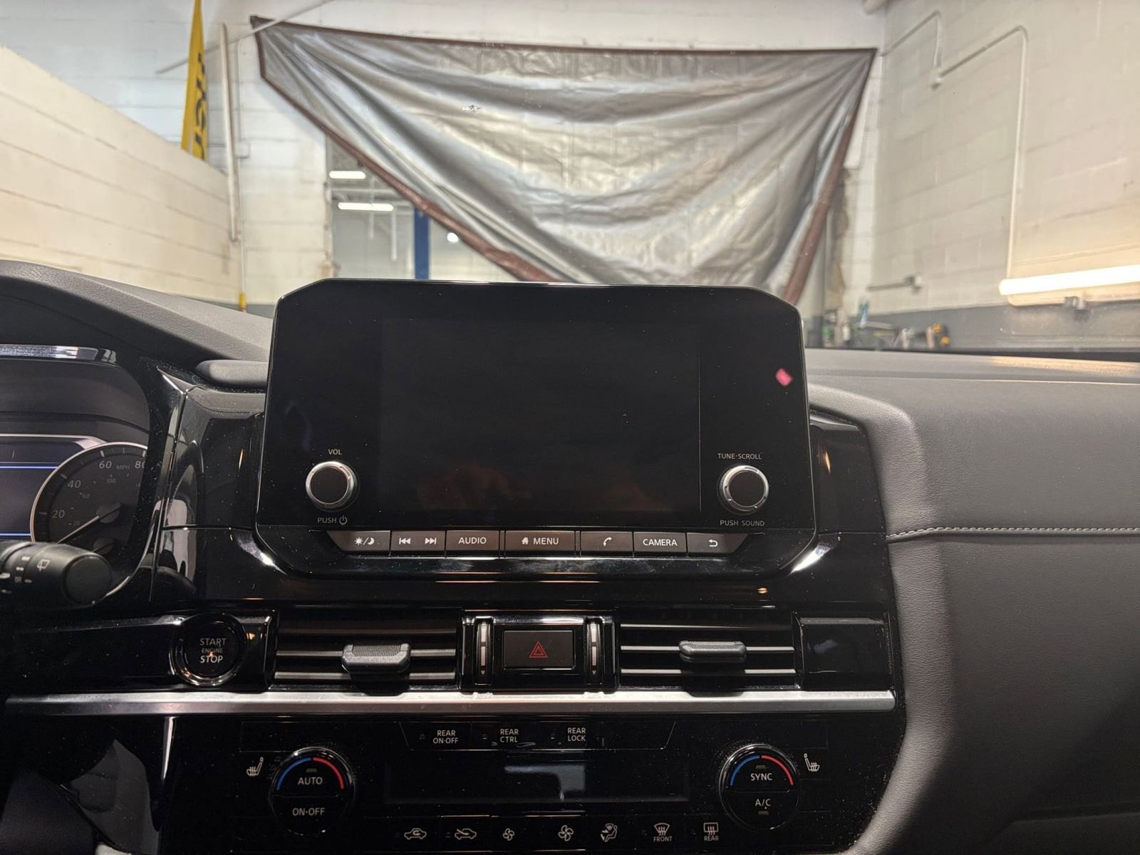 Thumbnail: 2025 Nissan Pathfinder - 18